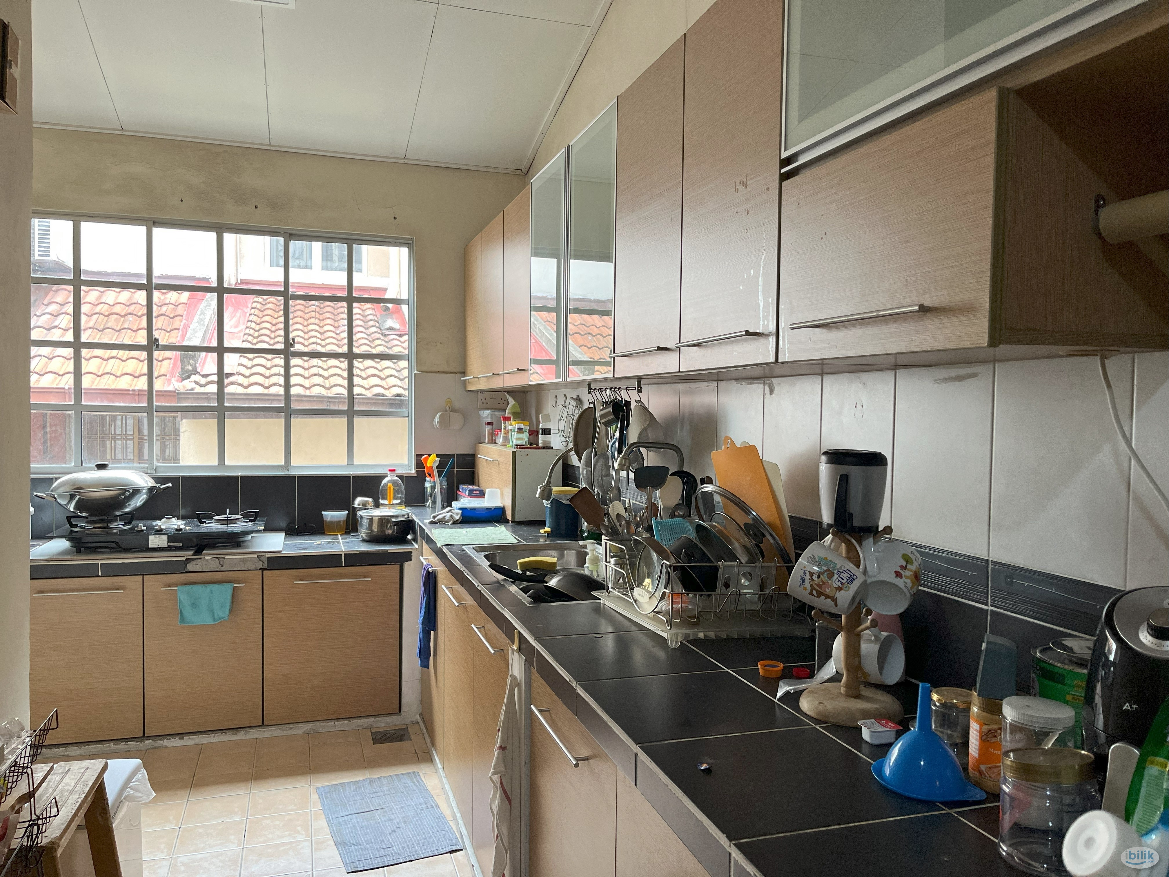 Middle Room at Bukit Jelutong, Shah Alam - Image 4