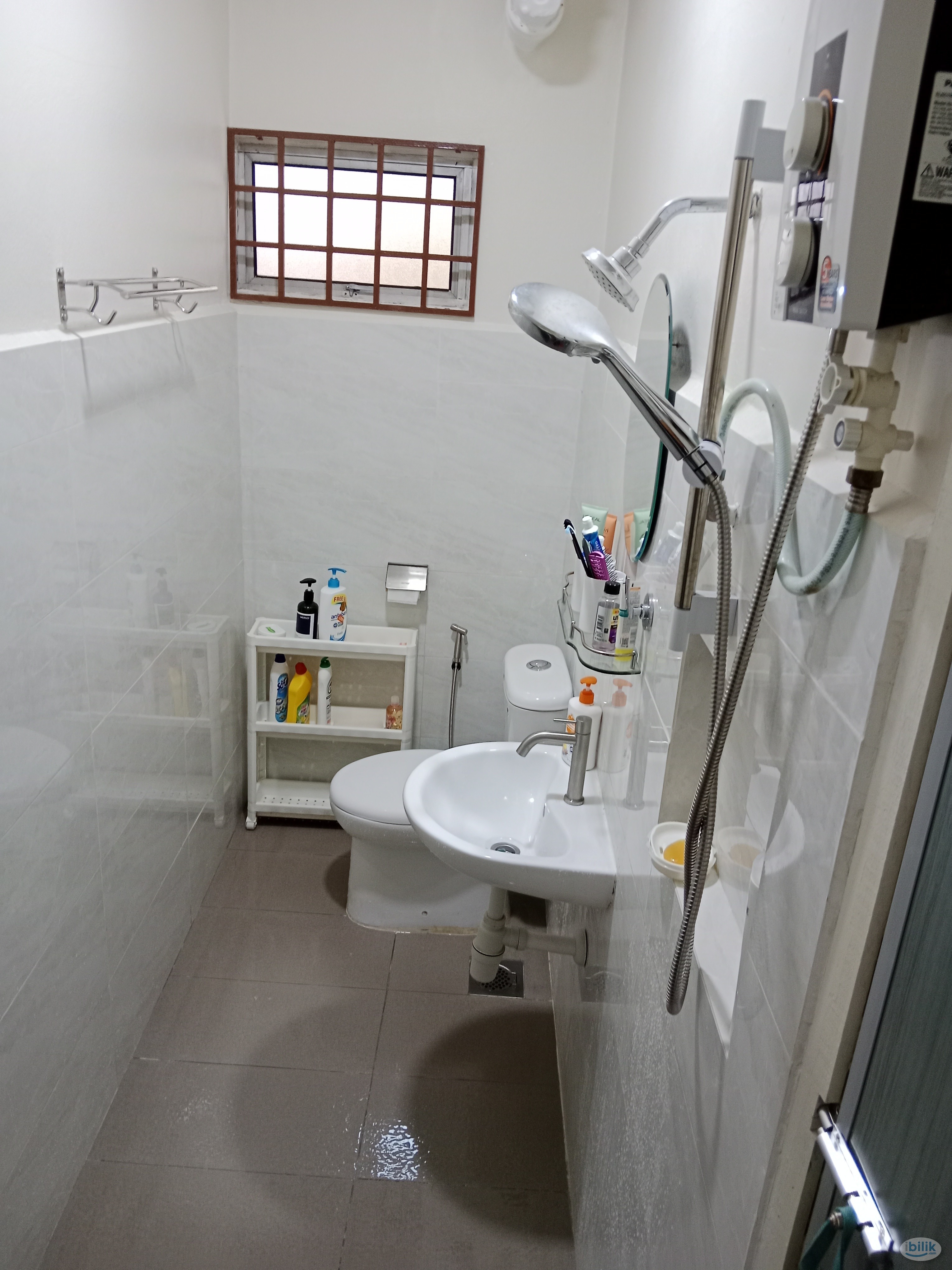 Room for rent - Image 2