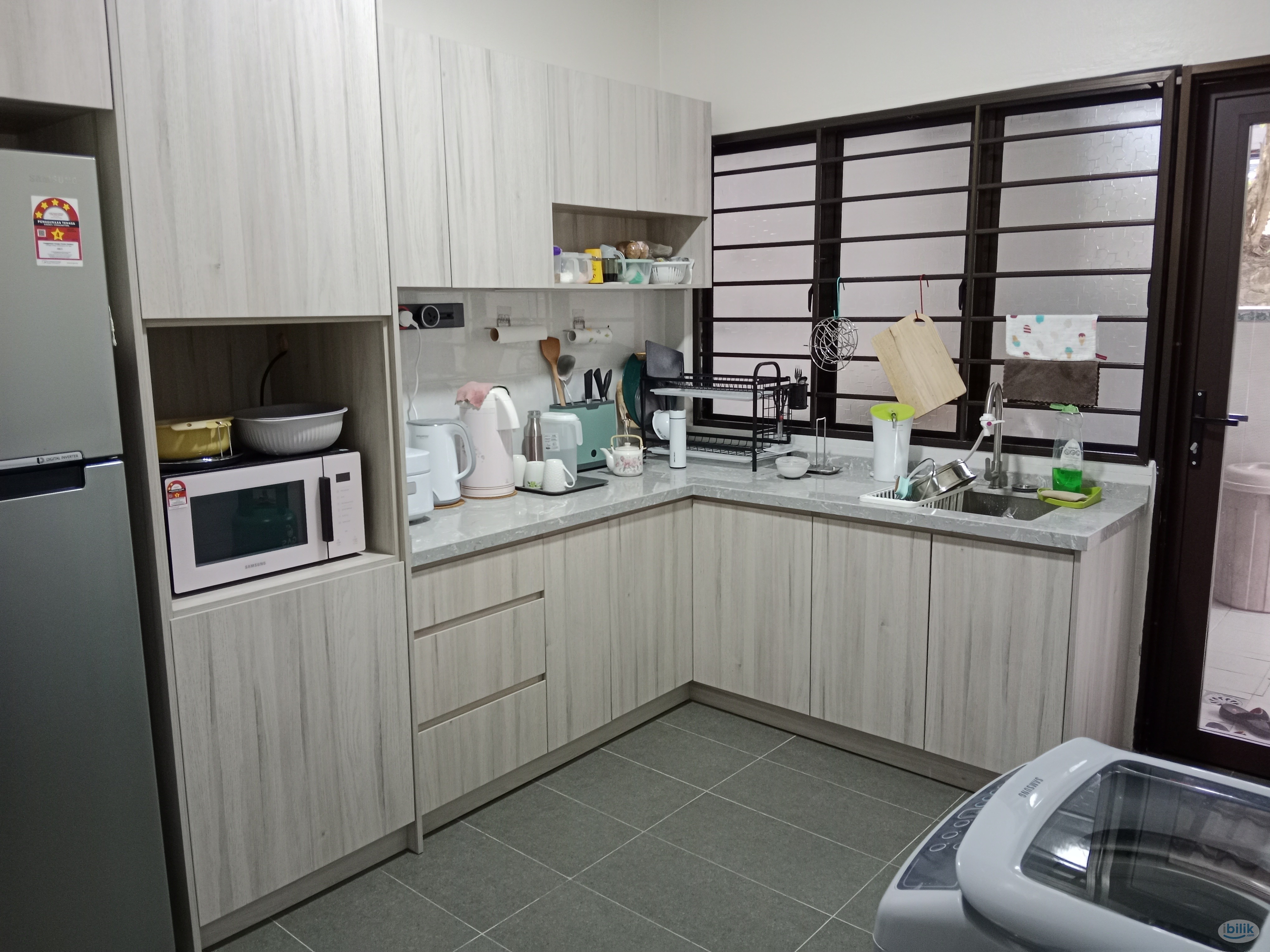 Room for rent - Image 3