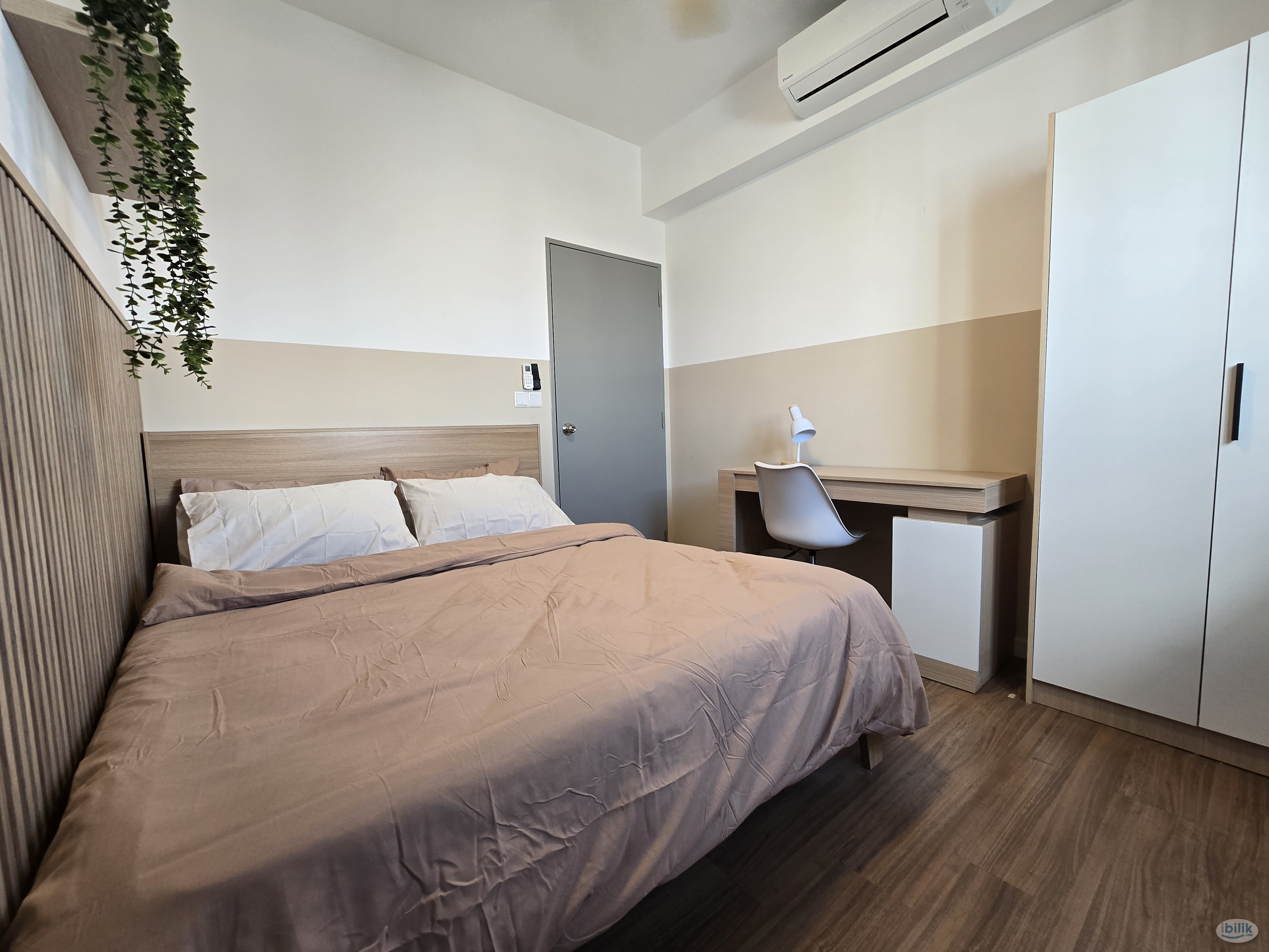Middle Room at M Vertica KL City Residences, Cheras - Image 1