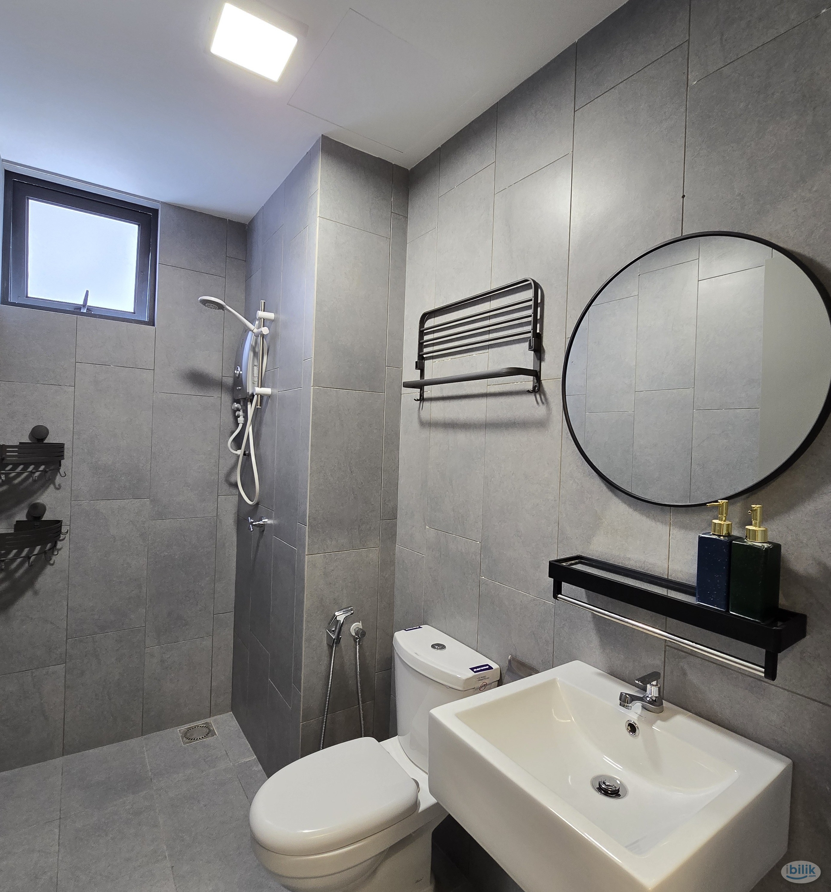 Middle Room at M Vertica KL City Residences, Cheras - Image 4