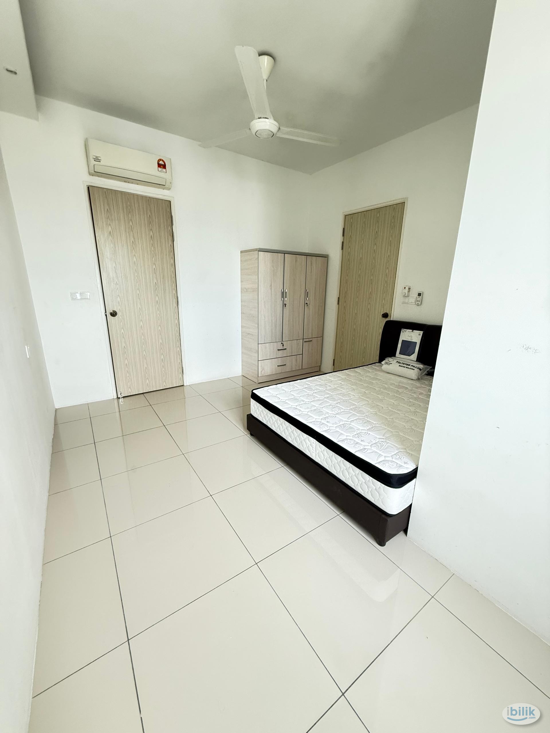 Middle Room at The Clovers, Bayan Lepas - Image 2