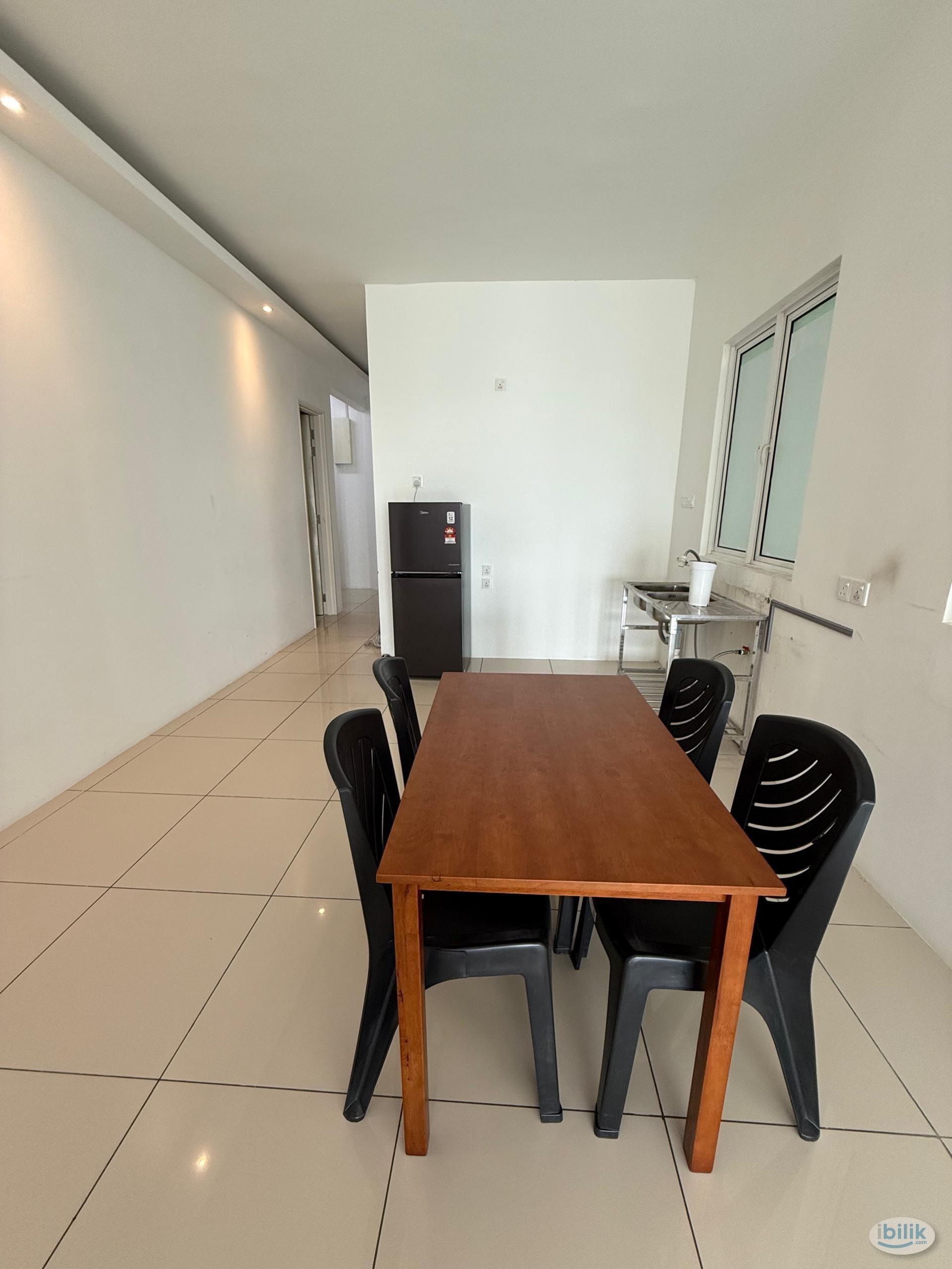 Middle Room at The Clovers, Bayan Lepas - Image 3