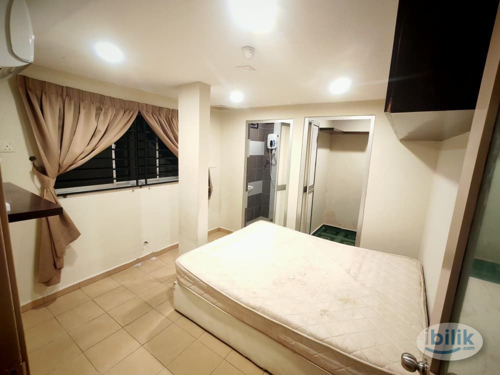 SPACIOUS HOTEL MASTER ROOM with cleaning service - Image 1