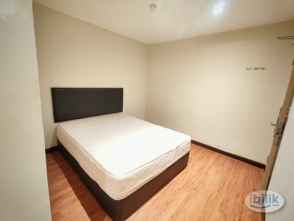SPACIOUS HOTEL MASTER ROOM with cleaning service - Image 3