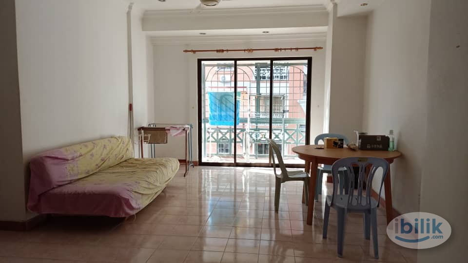Middle Room Female Unit at Evergreen Park, Bandar Sungai Long - Image 4