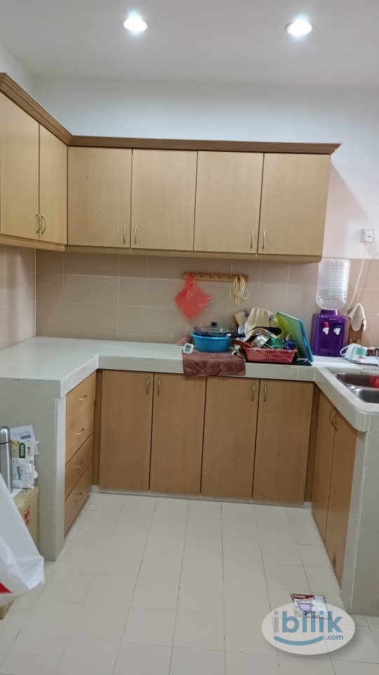 Middle Room Female Unit at Evergreen Park, Bandar Sungai Long - Image 5