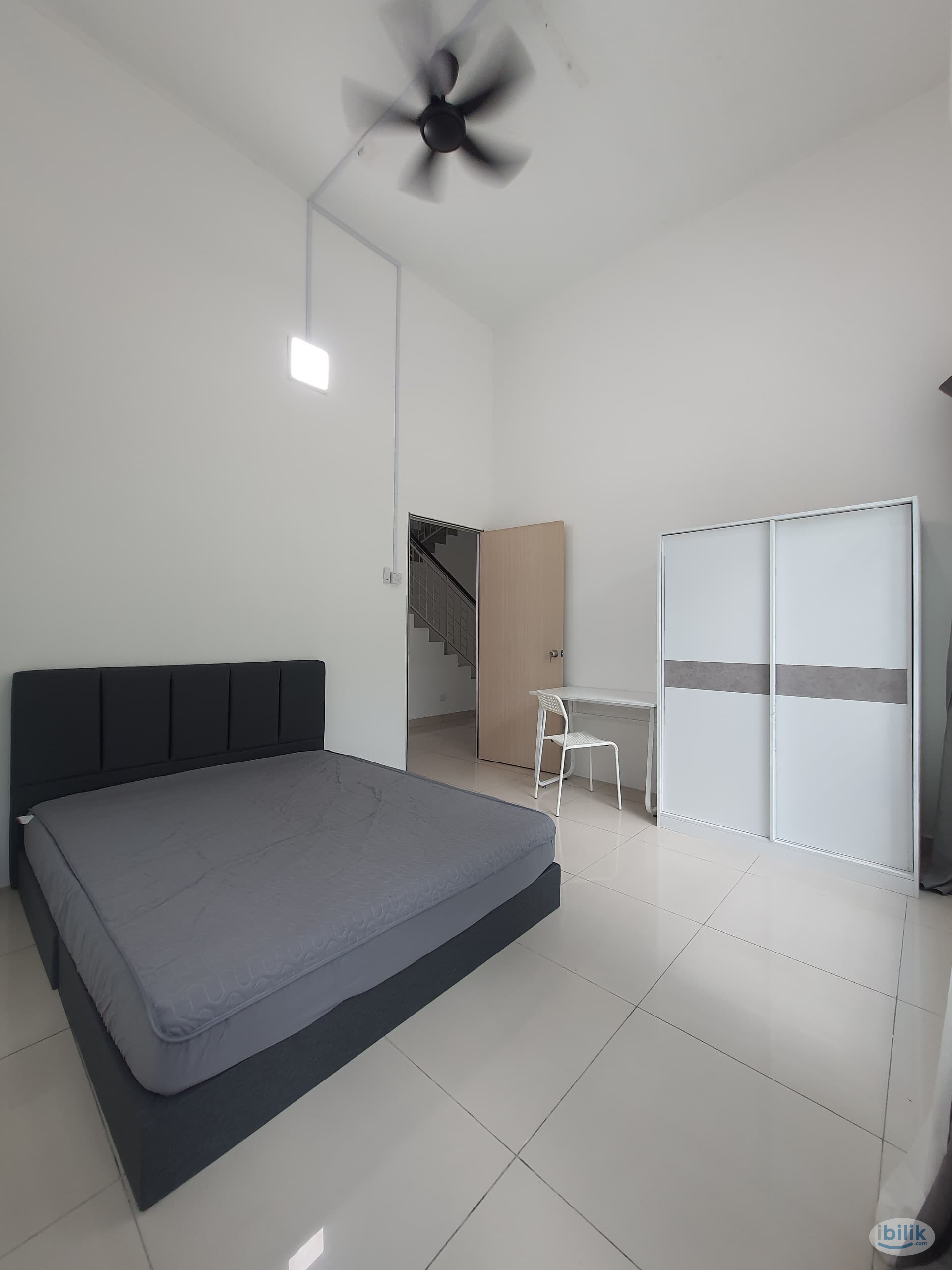 Middle Room at Oasis Residences, Relau - Image 1