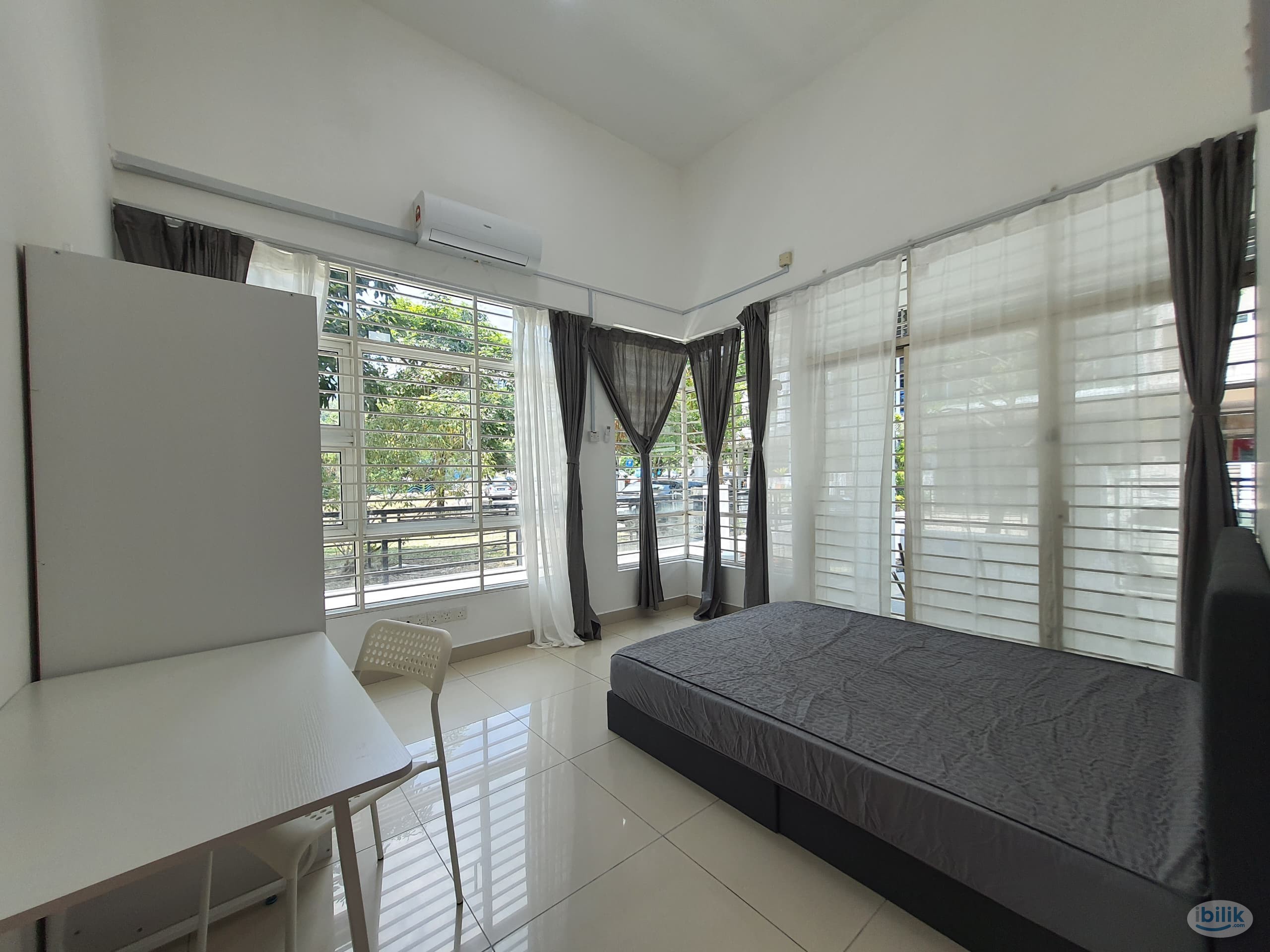 Middle Room at Oasis Residences, Relau - Image 2