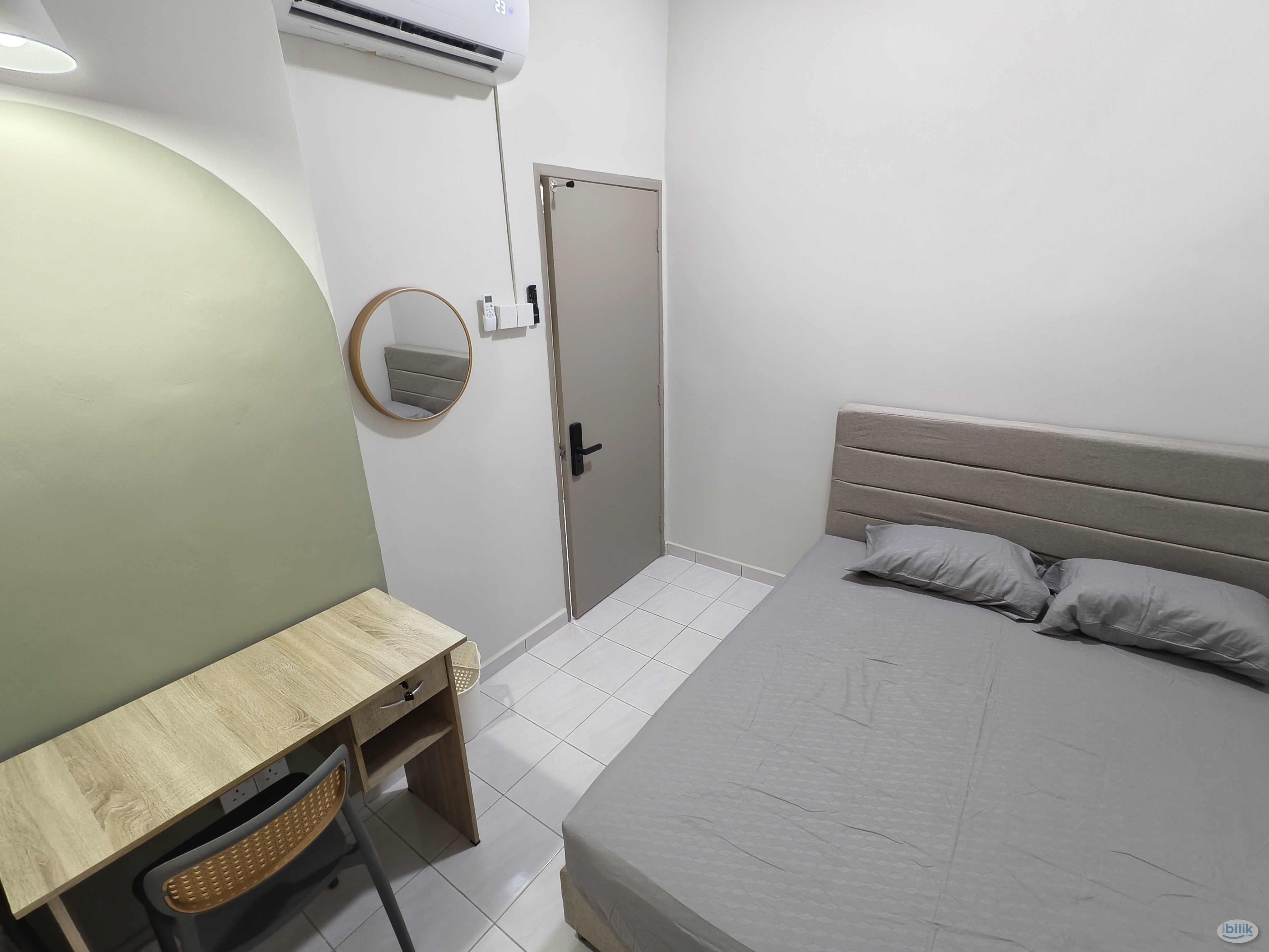 Middle Room at Wangsa Metroview, Wangsa Maju - Image 2