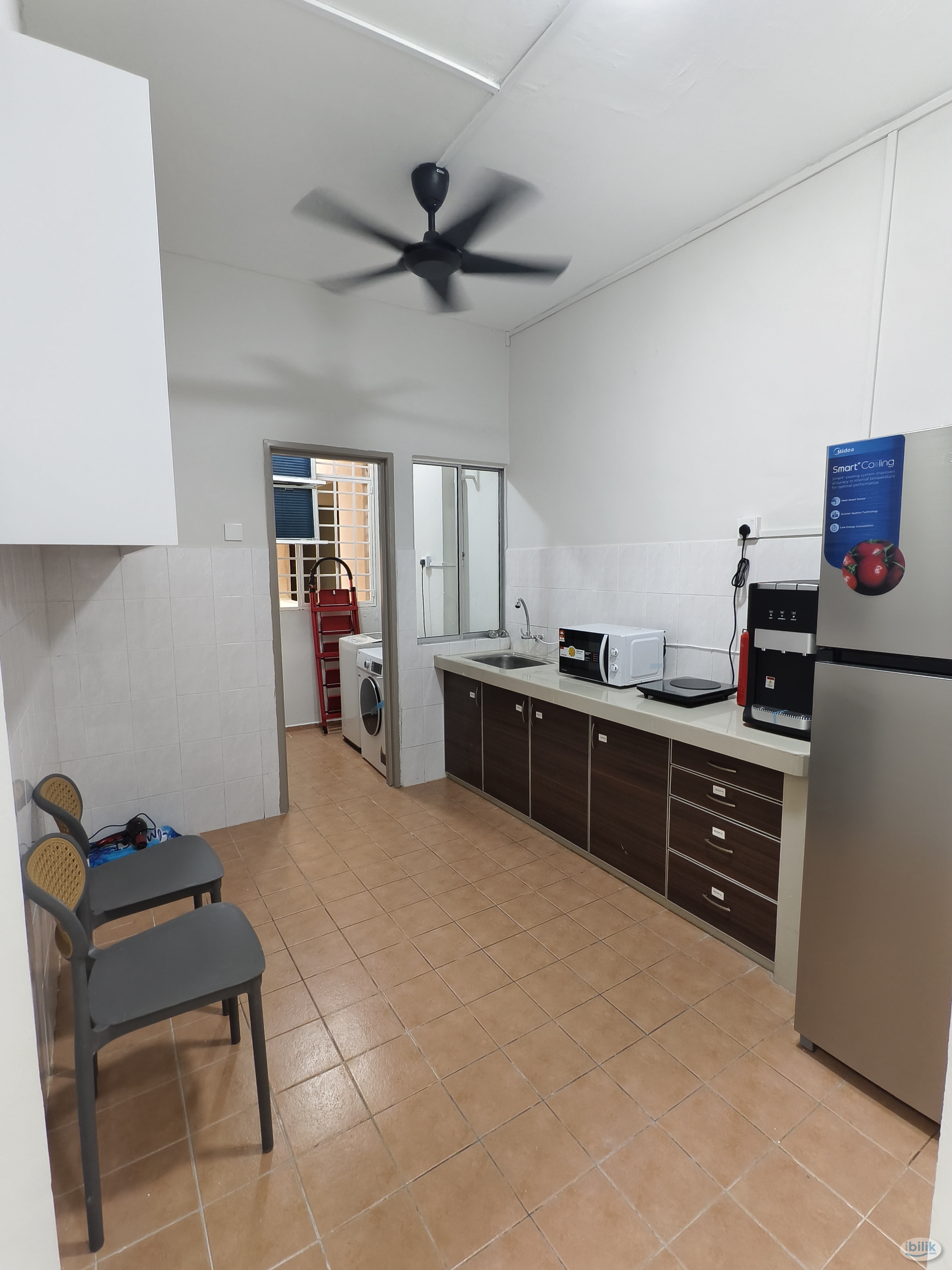 Middle Room at Wangsa Metroview, Wangsa Maju - Image 3