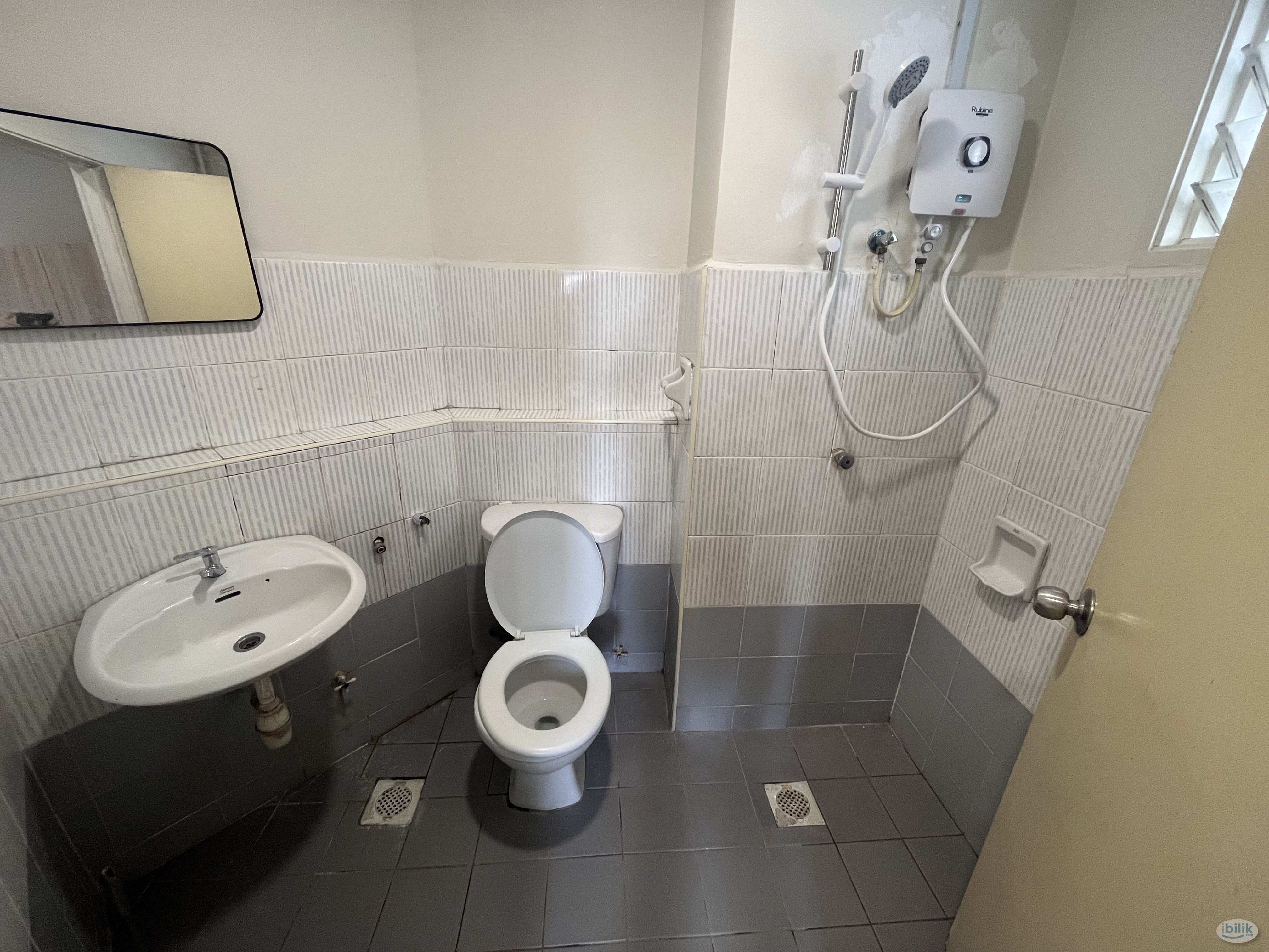 Master Room at Menara Menjalara, Bandar Menjalara - Image 3
