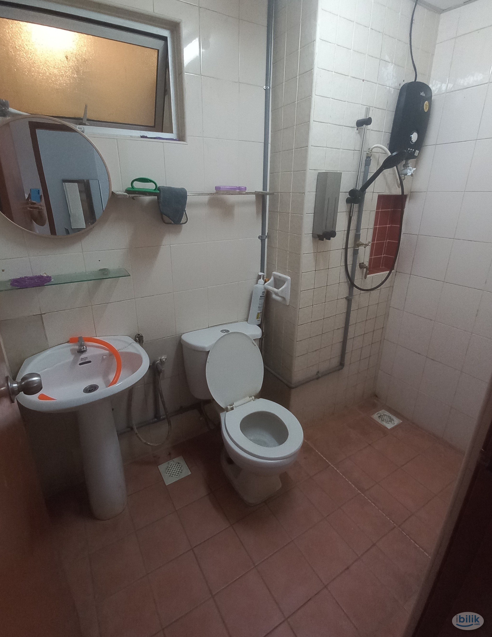 NO PARTITION female Middle Room at Metropolitan Square, Damansara Perdana - Image 2