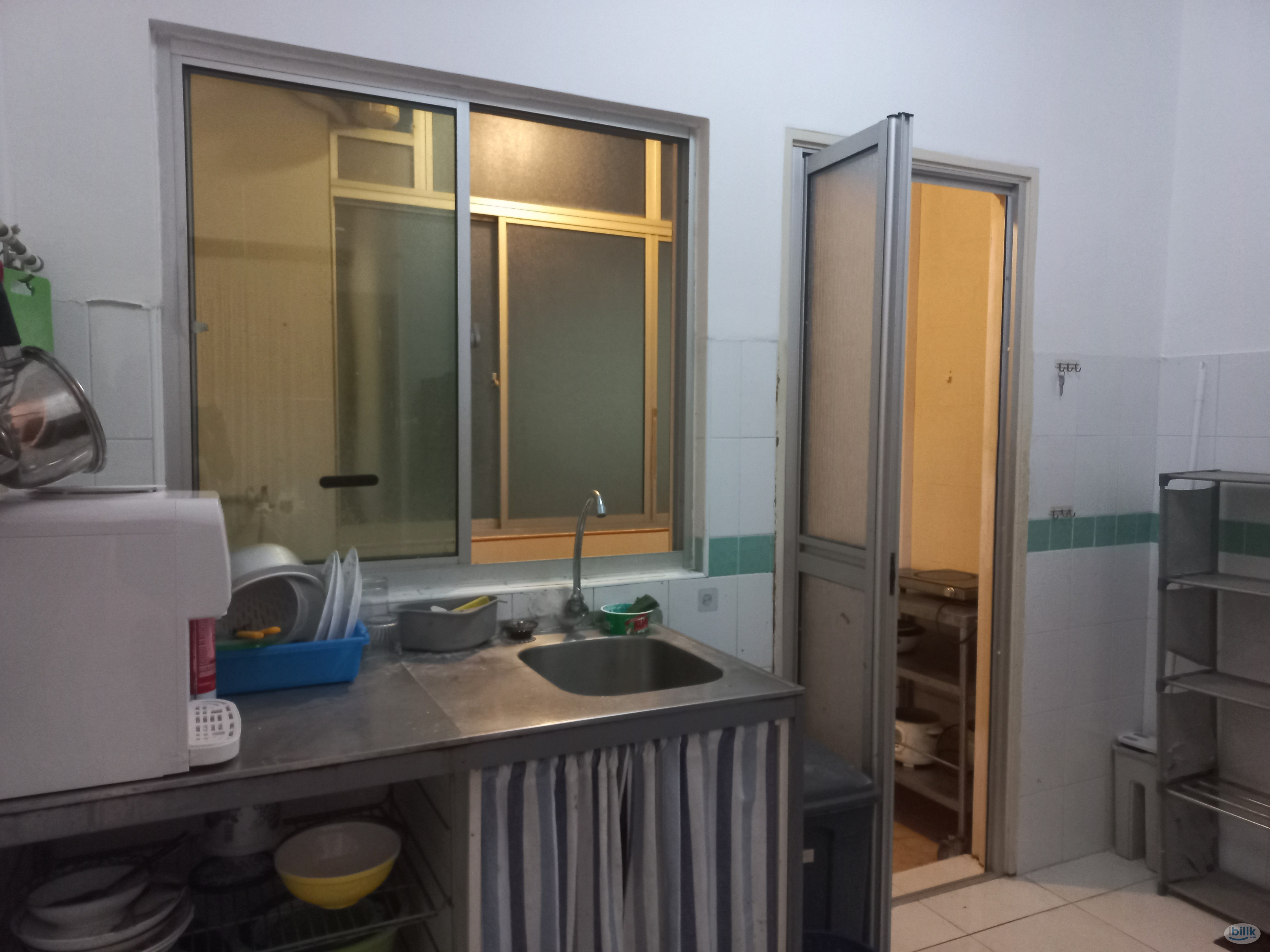 NO PARTITION female Middle Room at Metropolitan Square, Damansara Perdana - Image 4