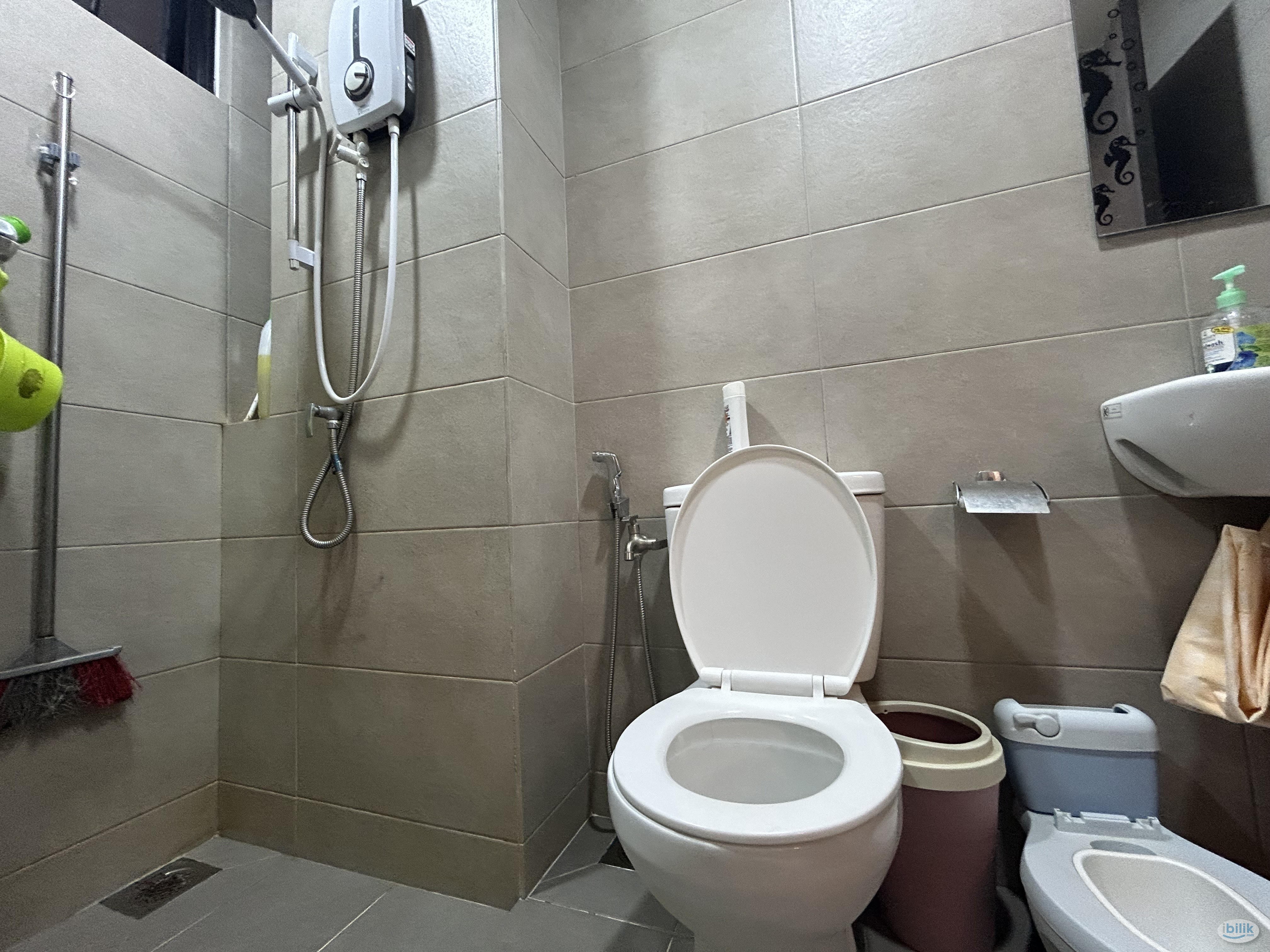 Senzvilles Condo Private Room Fully Furnished For Rent at Sungai Ara - Image 2