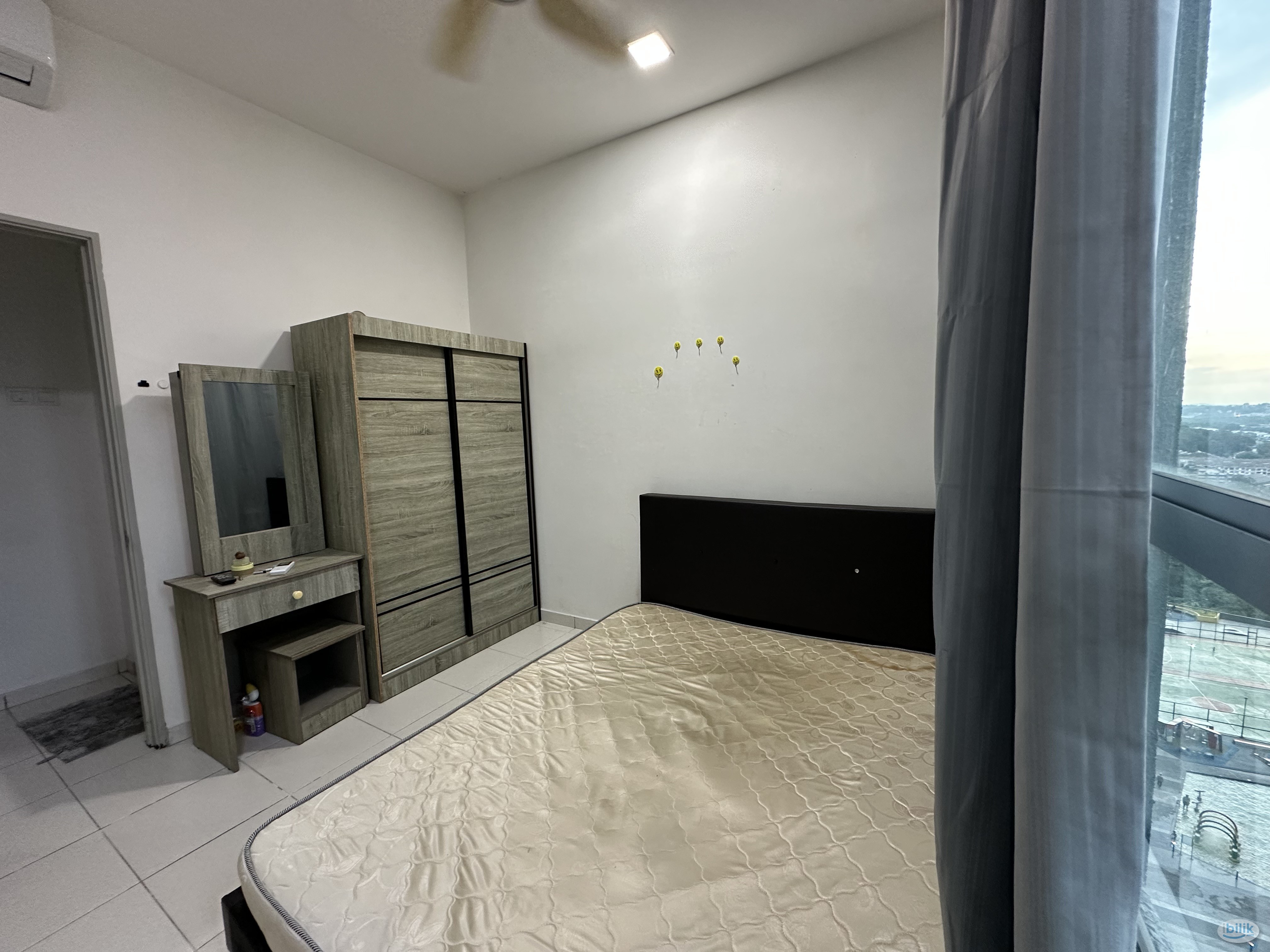 Middle Room at The Zizz, Damansara Damai - Image 2