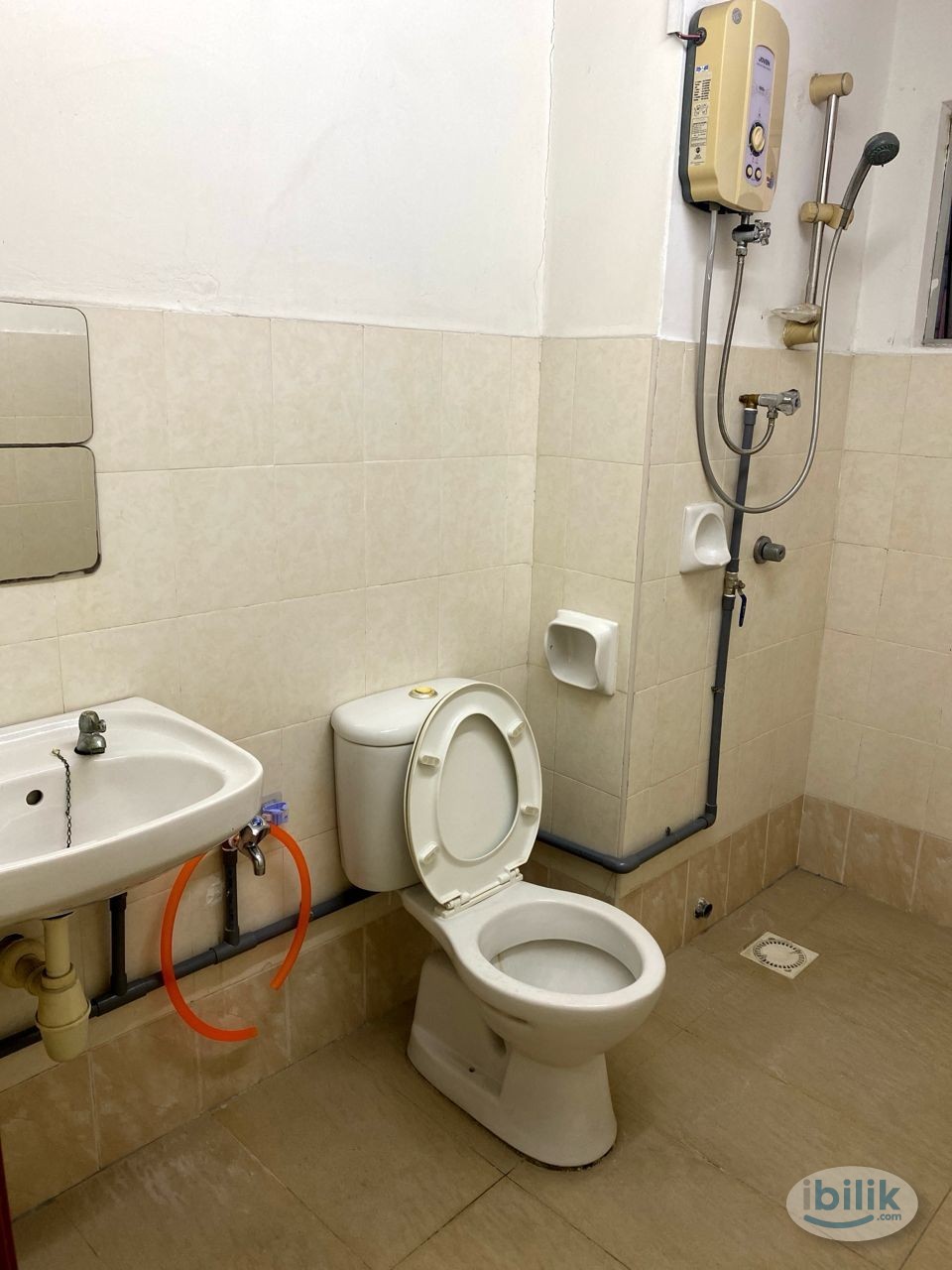 Bayu puteri medium room fully furnished - Image 5