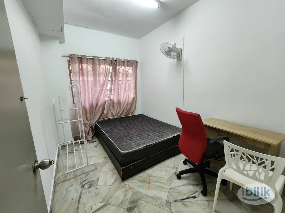 2nd Month Rental RM 11 📣 Middle Room Attached Bathroom at Jalan Tempua 🔥🌈 - Image 1