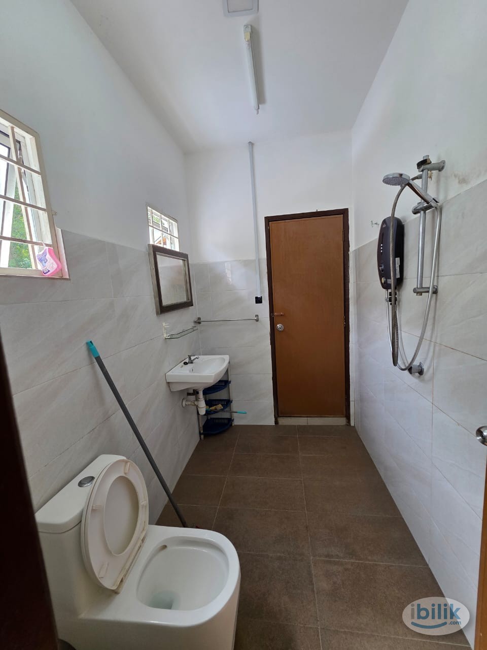 2nd Month Rental RM 11 📣 Middle Room Attached Bathroom at Jalan Tempua 🔥🌈 - Image 2