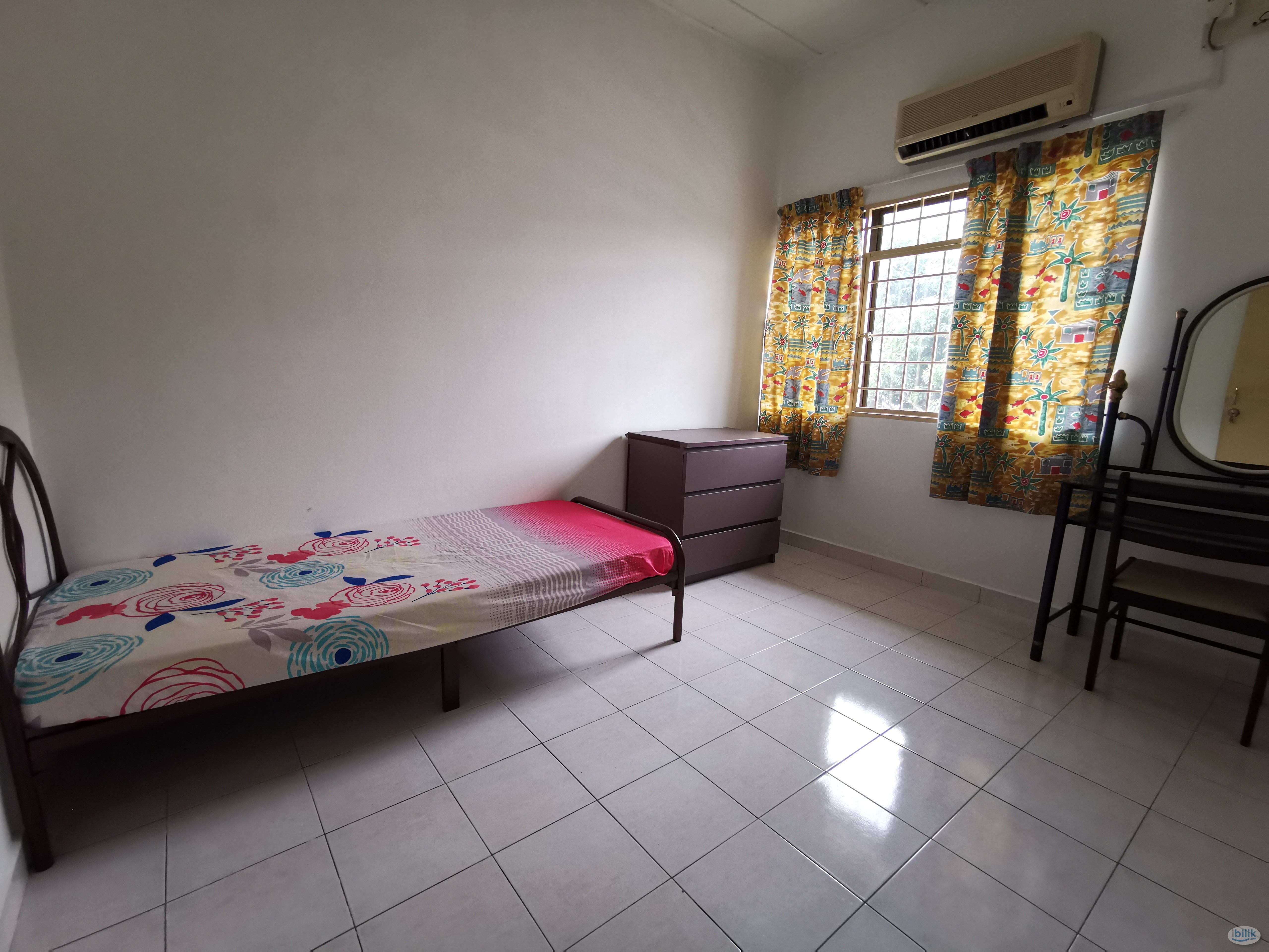 Middle Room at USJ 6, UEP Subang Jaya - Image 1