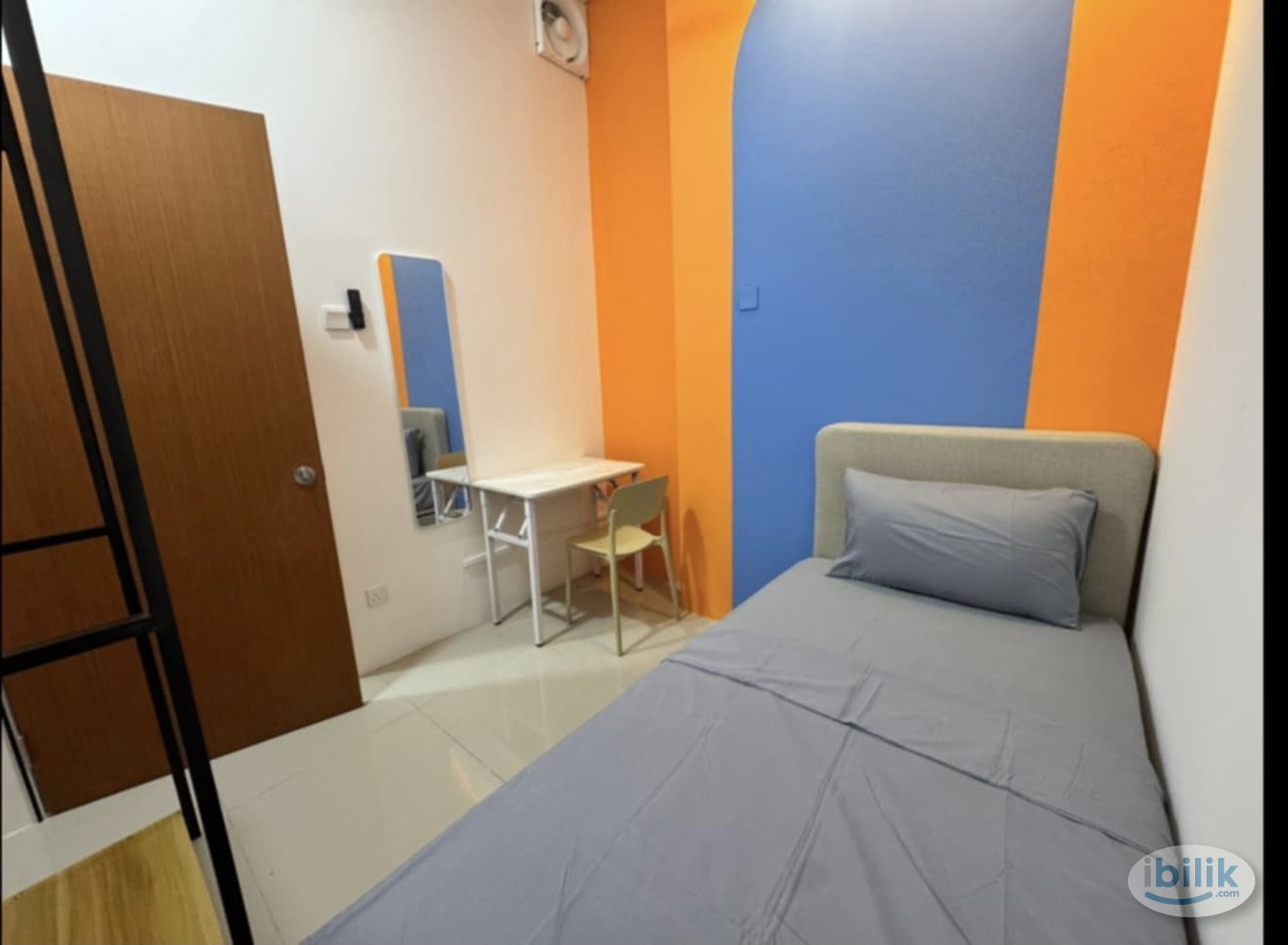 Single Room at Carlton Seaview Residences - Image 1