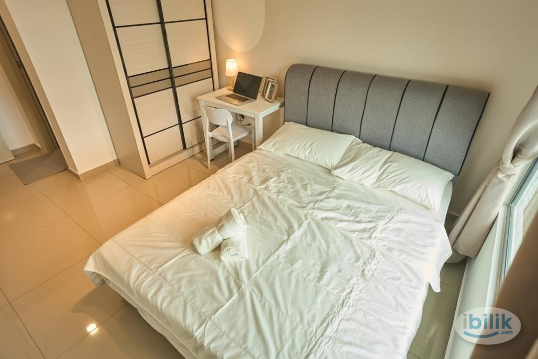 One Equine Room, Free Shuttle Van to MRT - Image 1