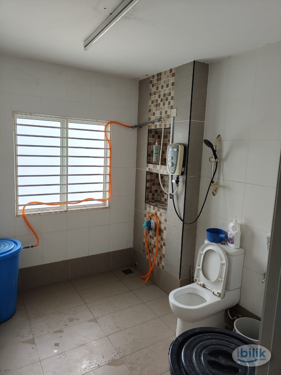 Spacious Single Room with Balcony Low rental fees at Bukit tinggi 2 - Image 1