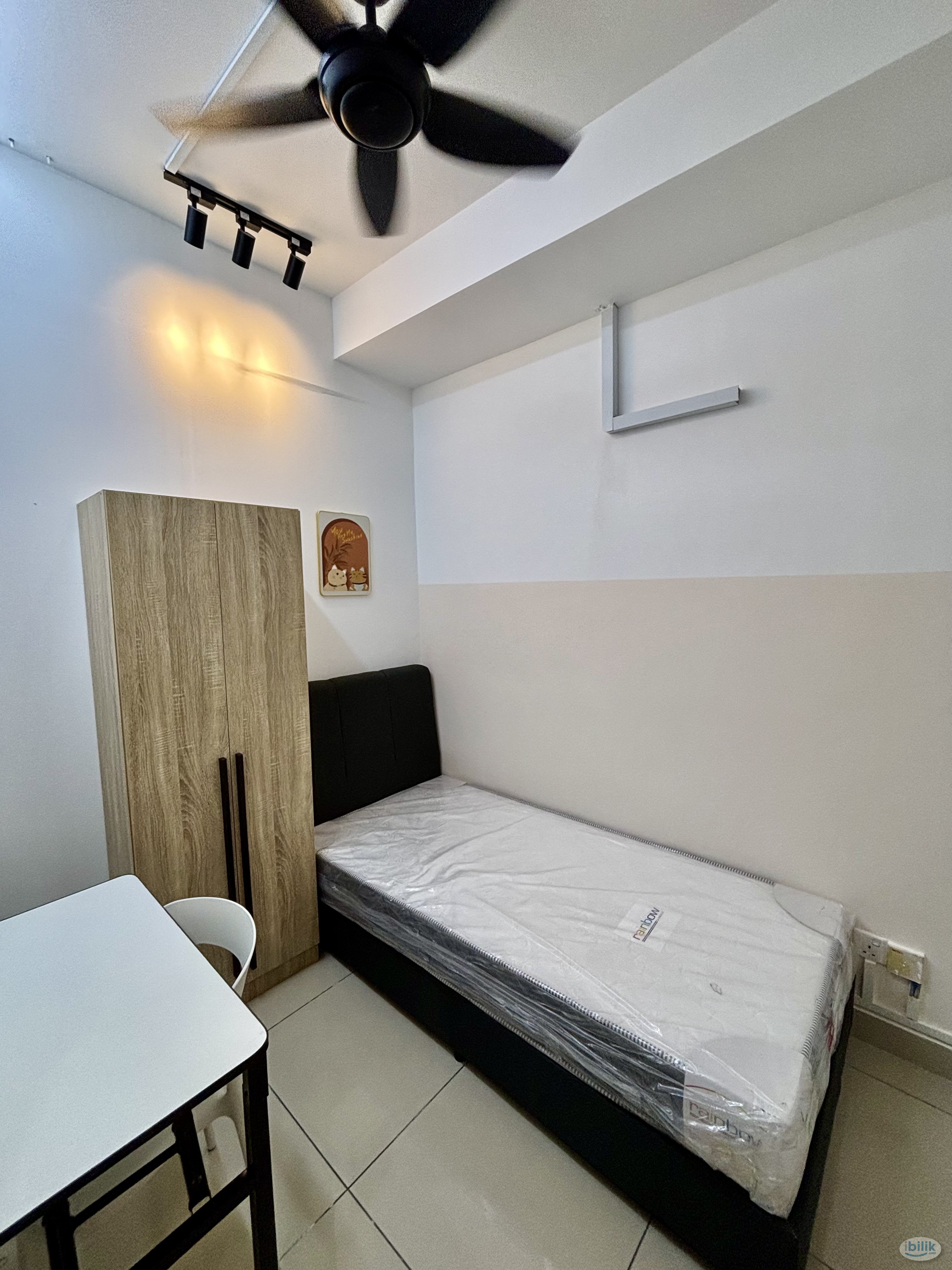 Middle Room at Pacific Place, Ara Damansara - Image 2
