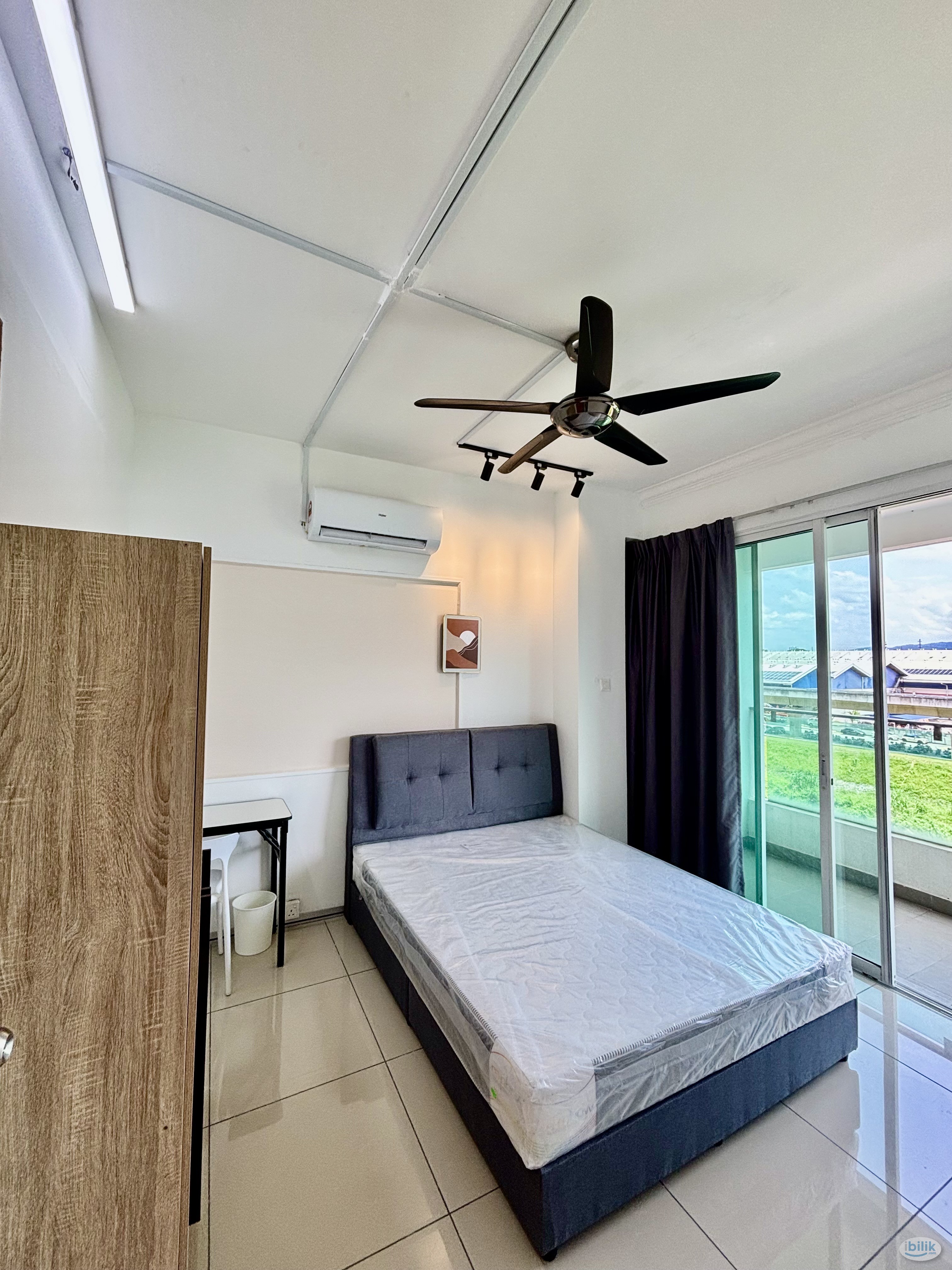 Middle Room at Pacific Place, Ara Damansara - Image 3