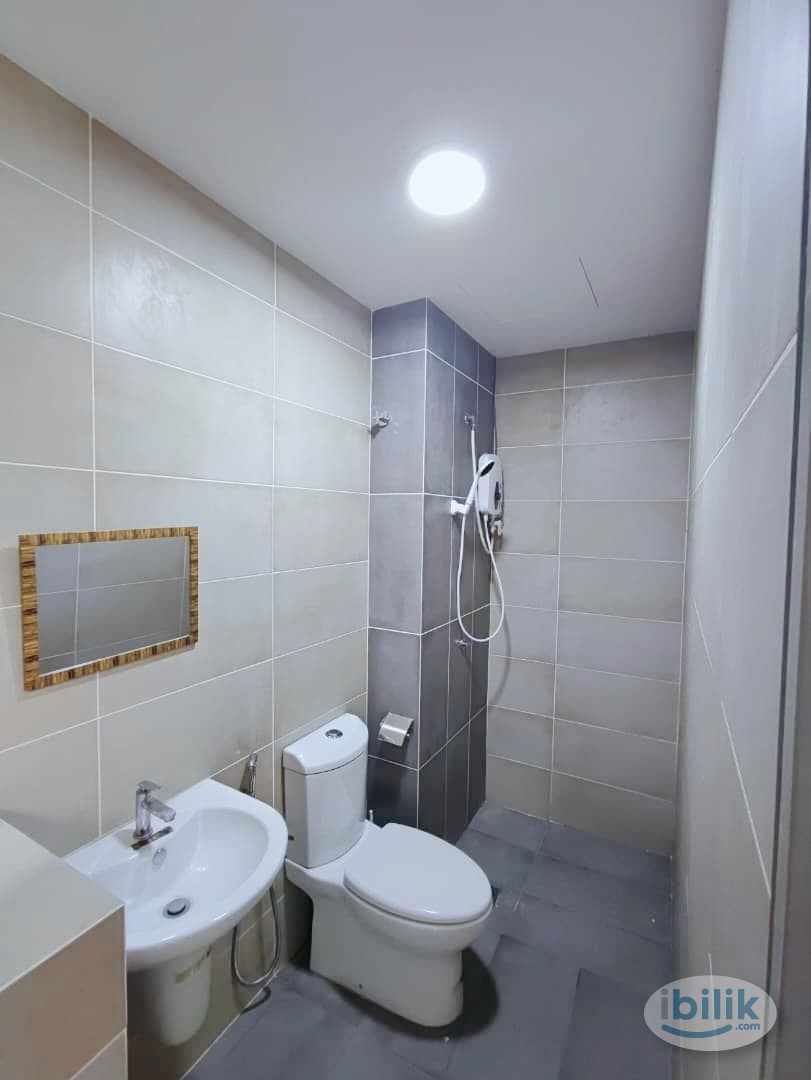 3 STOREYS LUXURY /  HGH SECURITY/ PRIVATE BATHROOM / COMFY & ZEN Middle Room at Taman Meranti Jaya, Puchong - Image 5