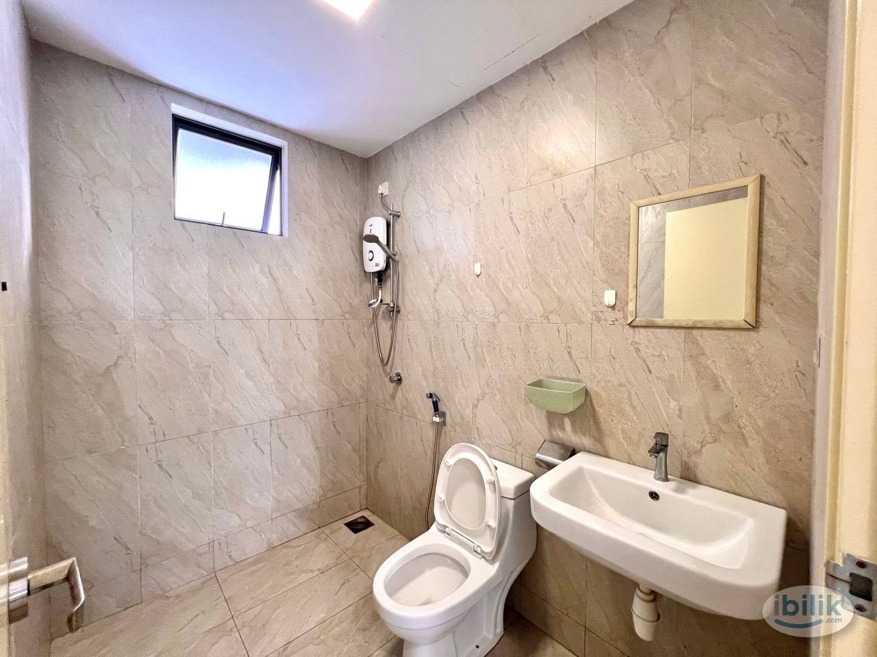 Luxury Fully Furnish Medium room for rent at Trio Sp Klang Bandar Bukit Tinggi near GM Aeon Mall Restaurant Hospital Col - Image 5