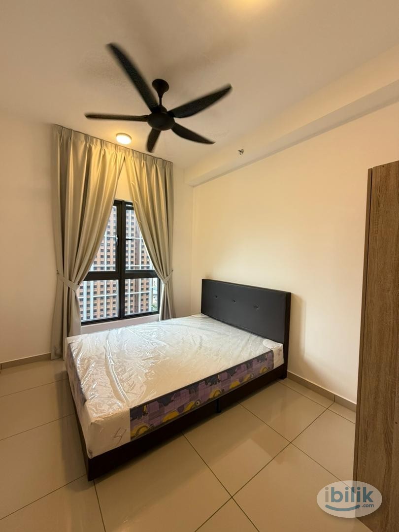 Middle Room at D'Vervain Residence, Damansara Perdana - Image 3