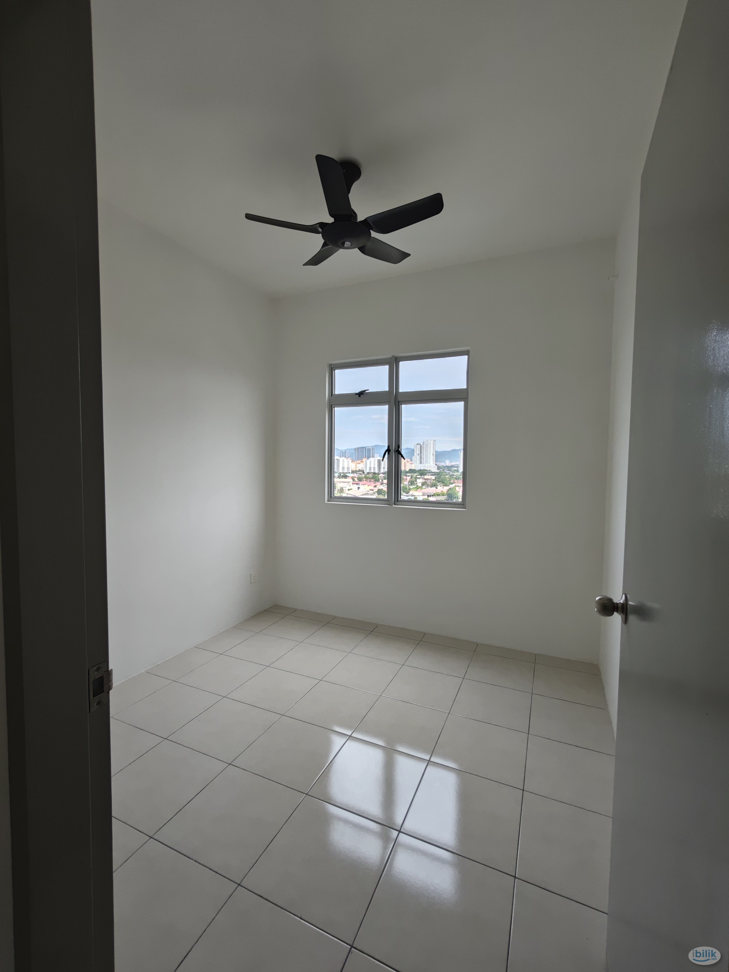 Middle Room at Minest Residence, Sentul - Image 1