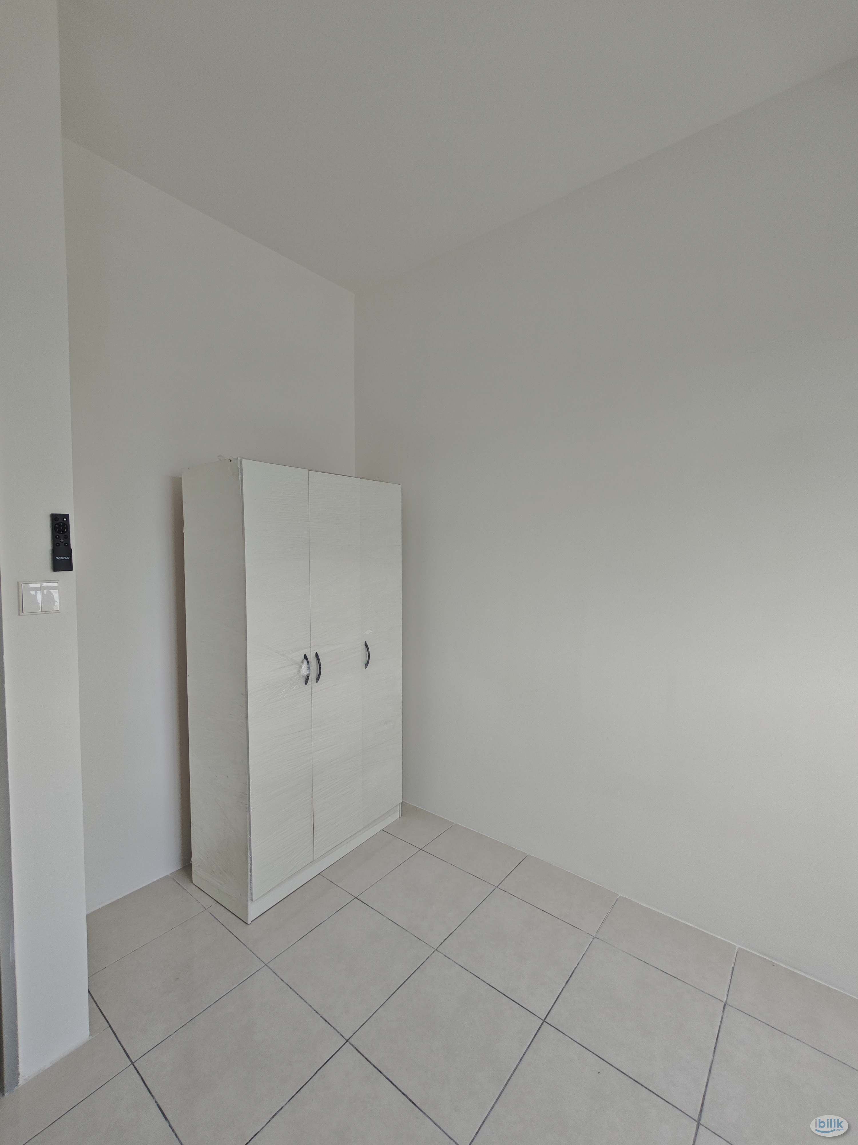 Middle Room at Minest Residence, Sentul - Image 2