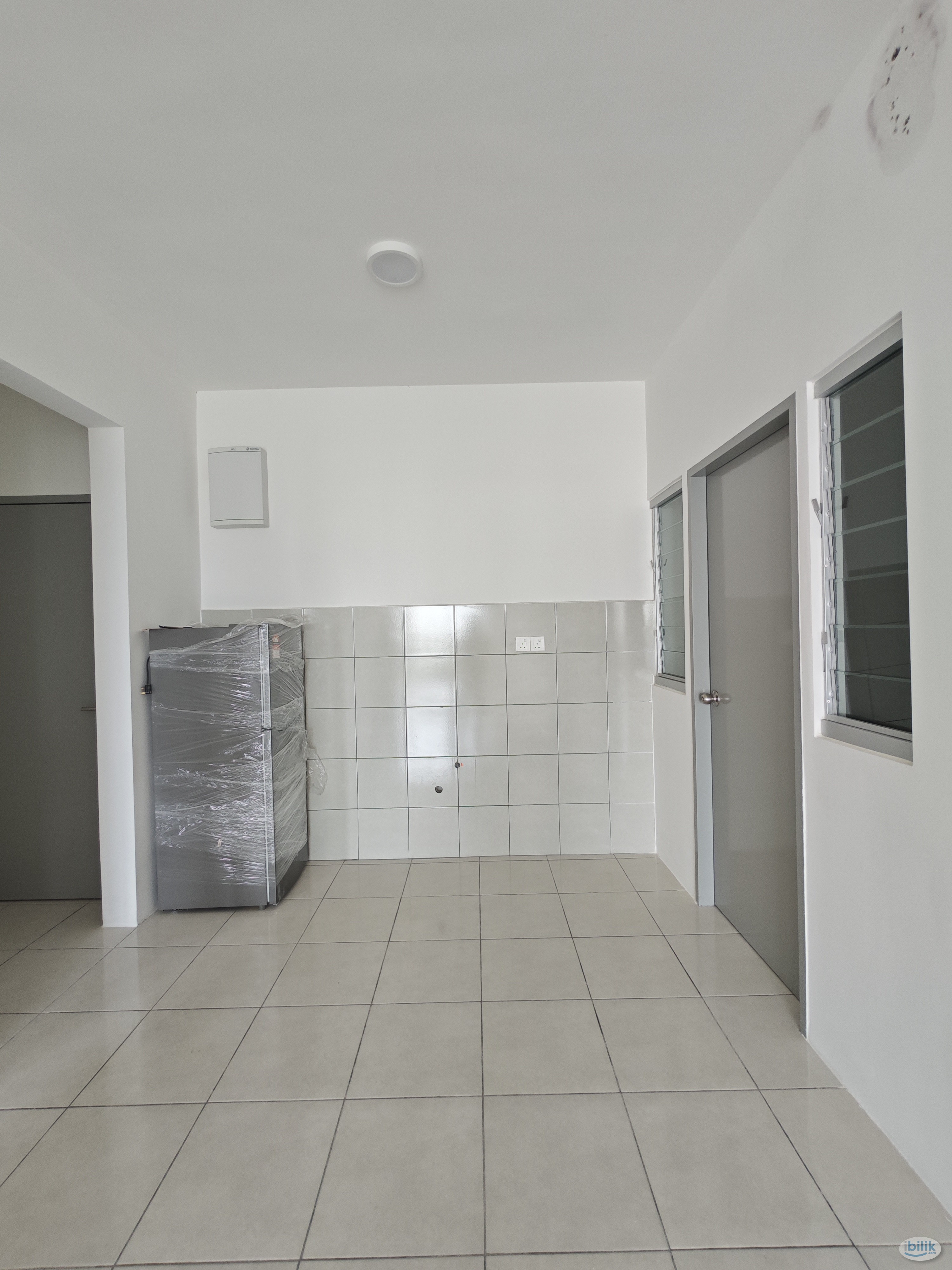 Middle Room at Minest Residence, Sentul - Image 5