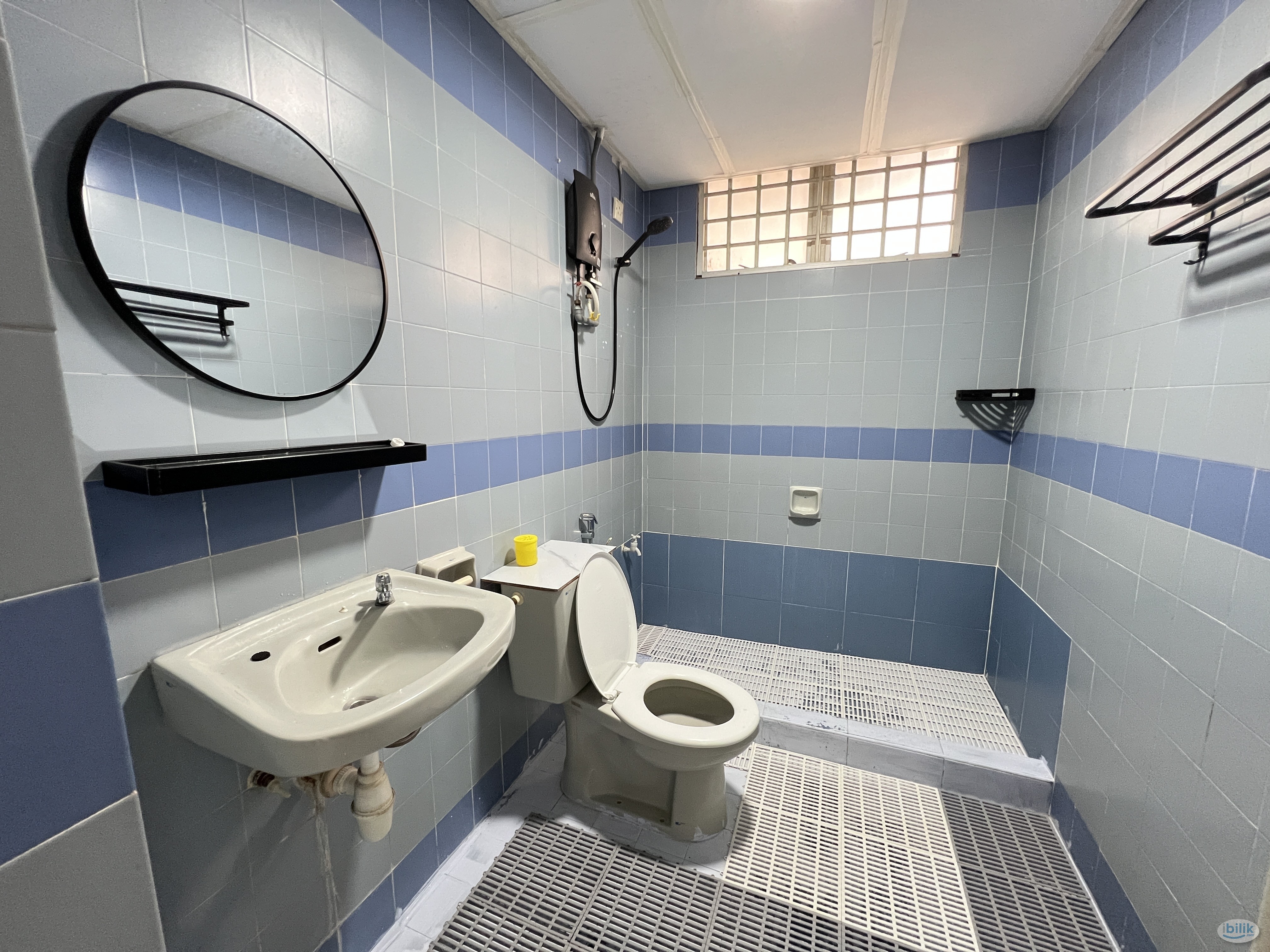 Newly Renovated Fully Furnished Master Bedroom at Bukit OUG Condo, Bukit Jalil Awan Besar LRT Station - Image 2