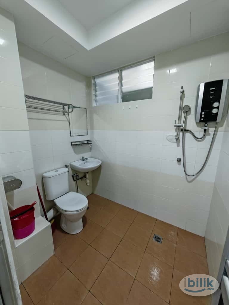 Cozy Single Bed Room in D'Piazza Condominium - Image 2