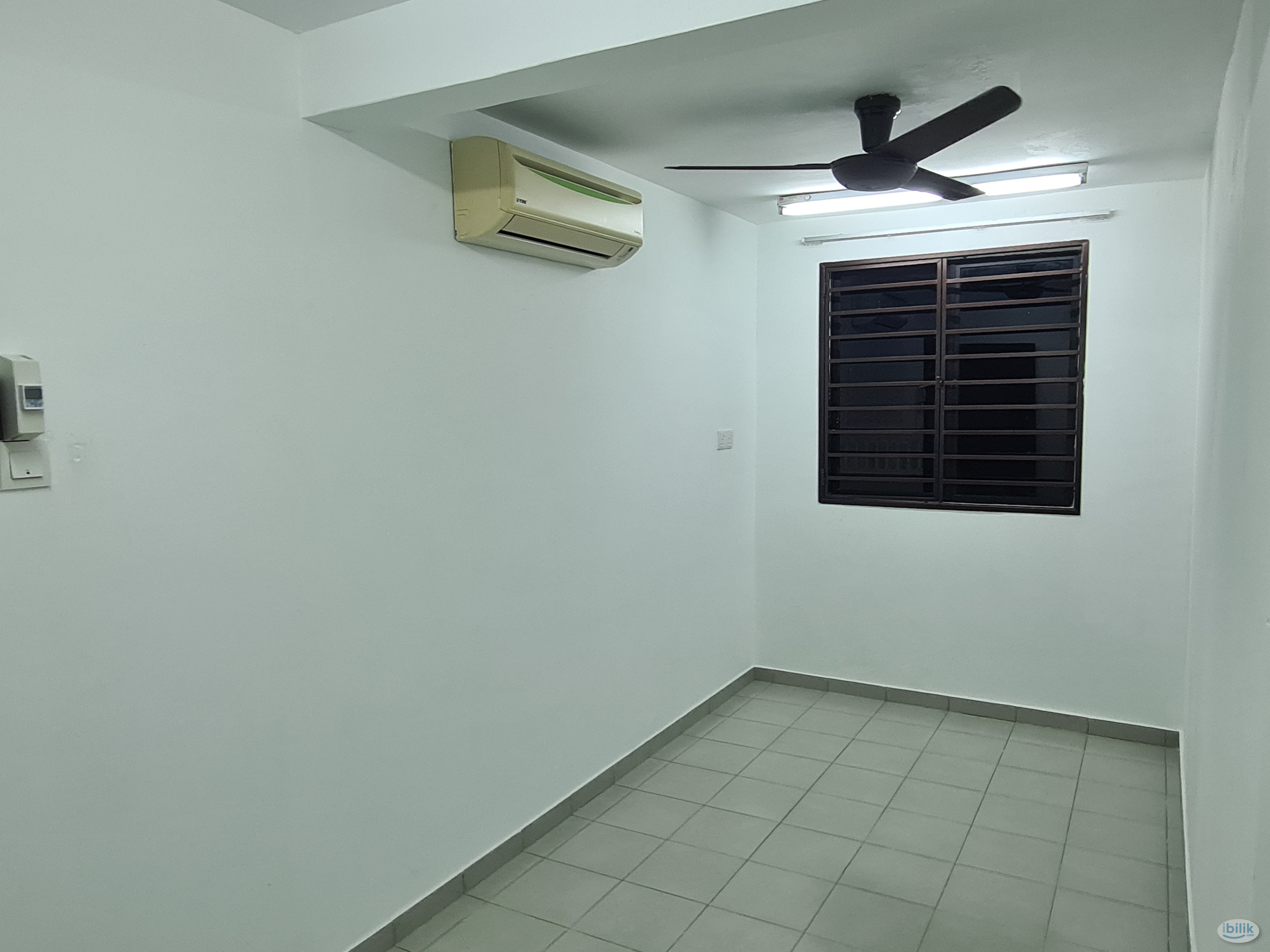 Middle Room at Desa Setapak, Setapak - Image 2
