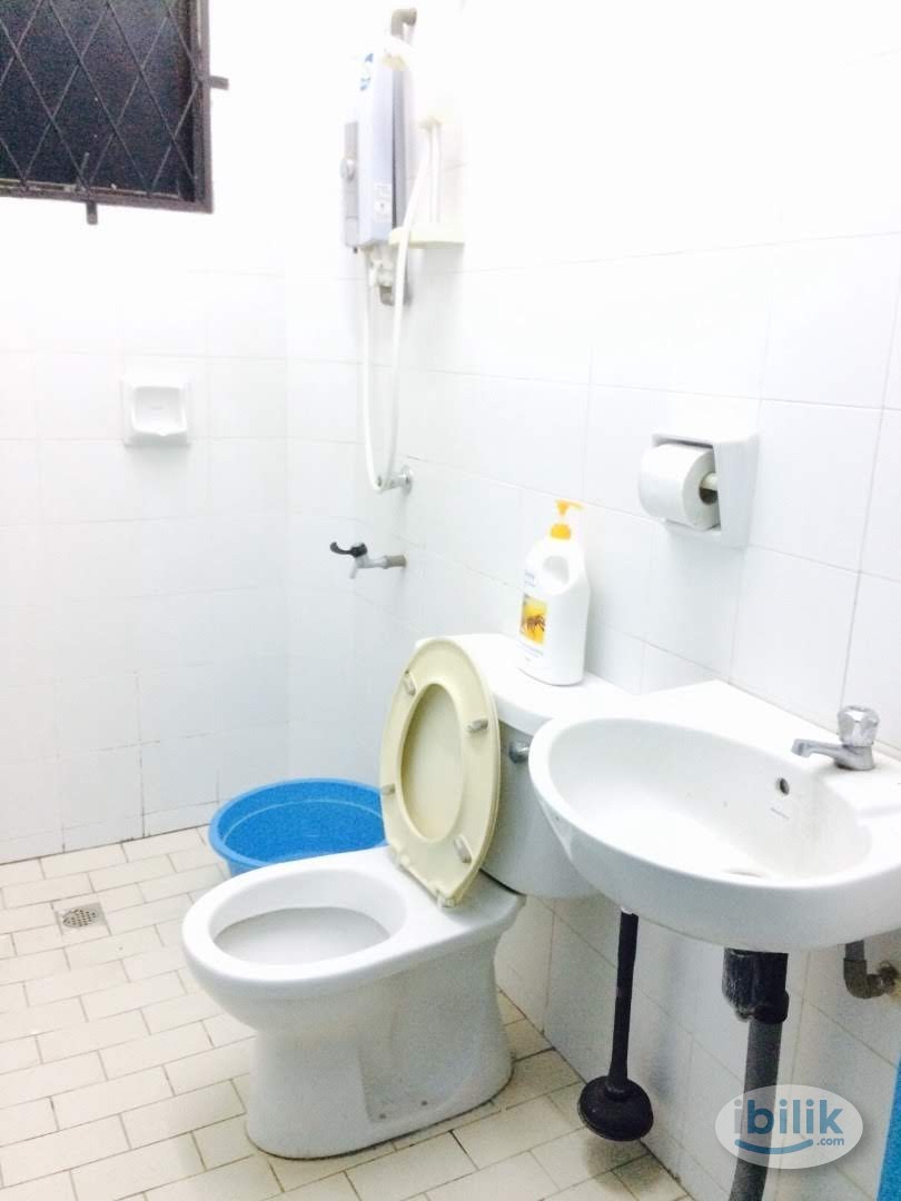 Middle Room at Taman Kingfisher 1A, Kota Kinabalu - Image 2