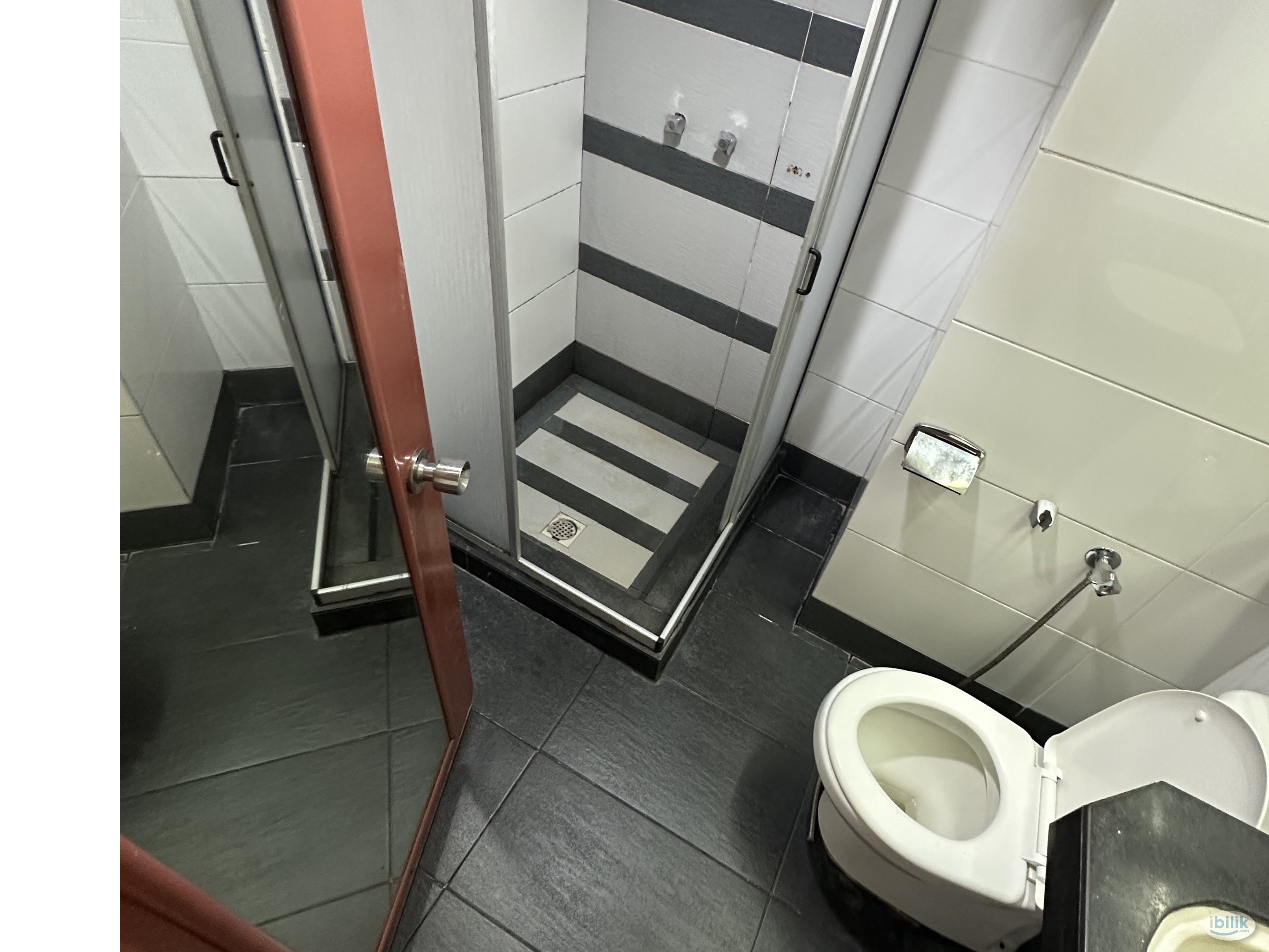‼️🚊ROOM WITH PRIVATE BATHROOM NEAR MRT TITIWANGSA 🚶‍♀️‼️ MOVE IN IMMEDIATELY WITH ZERO DEPOSIT 😱 - Image 2