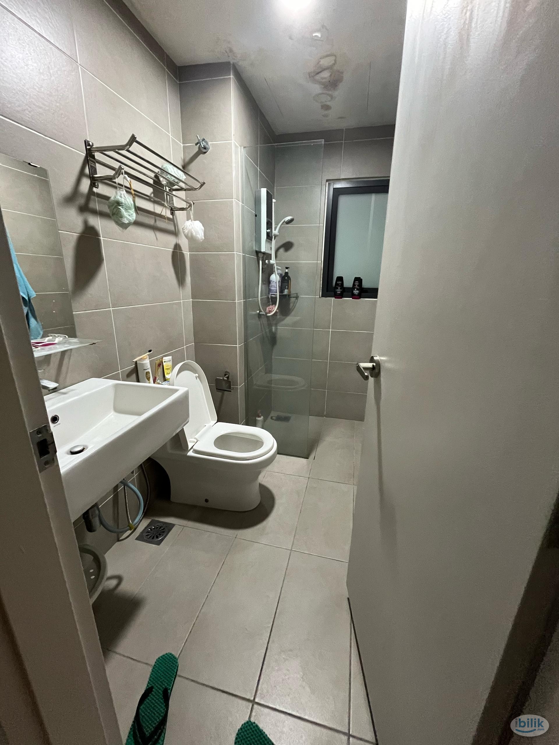 Female only Room with 1 Month Deposit. MRT Kampung Selamat! - Image 3