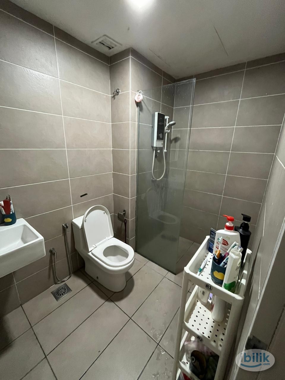 Local Only, 1 Month Deposit near MRT Kampung Selamat - Image 5