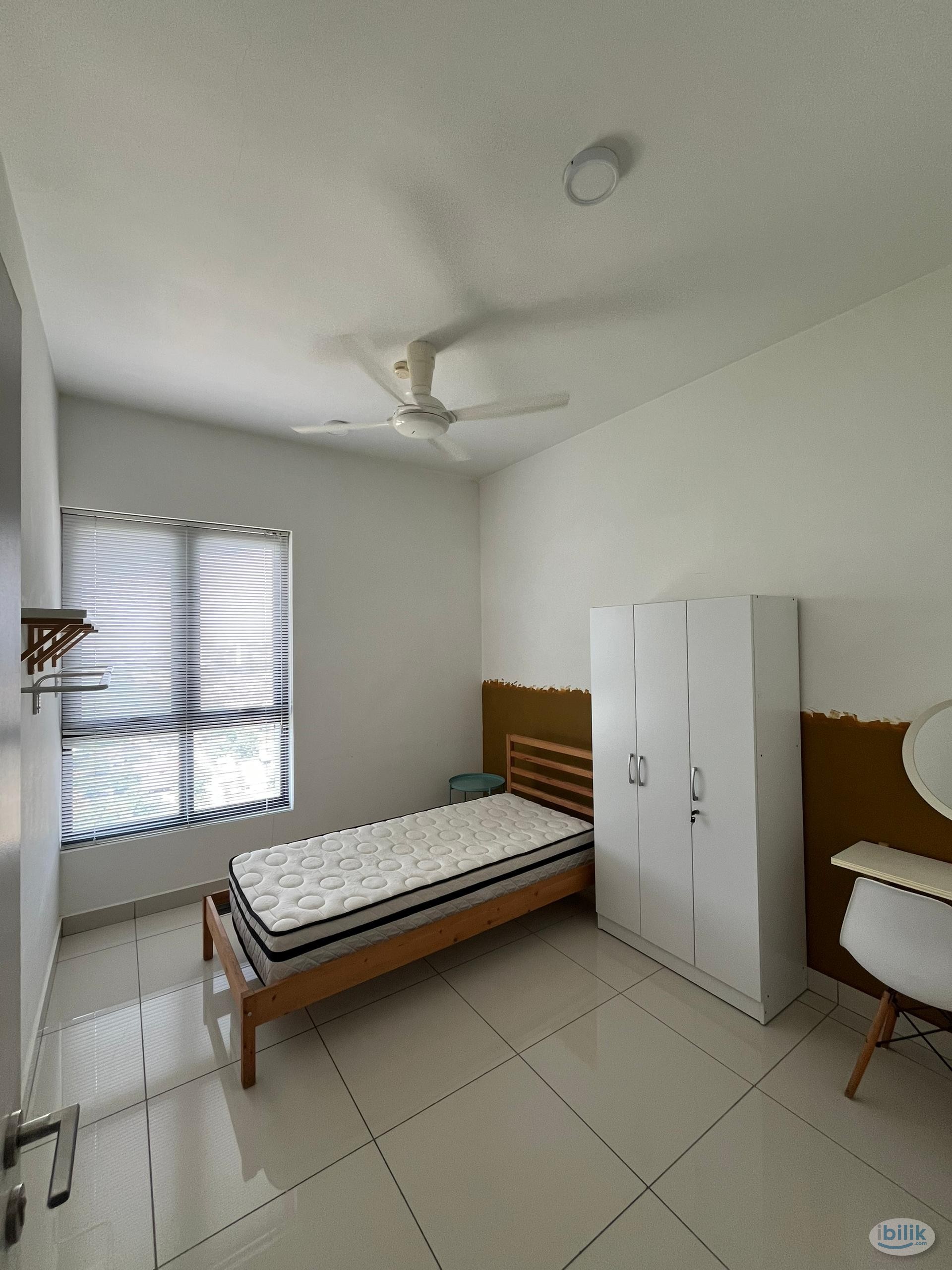 Walking to MRT! Easy access to Highway! with only 1 Month Deposit - Image 2