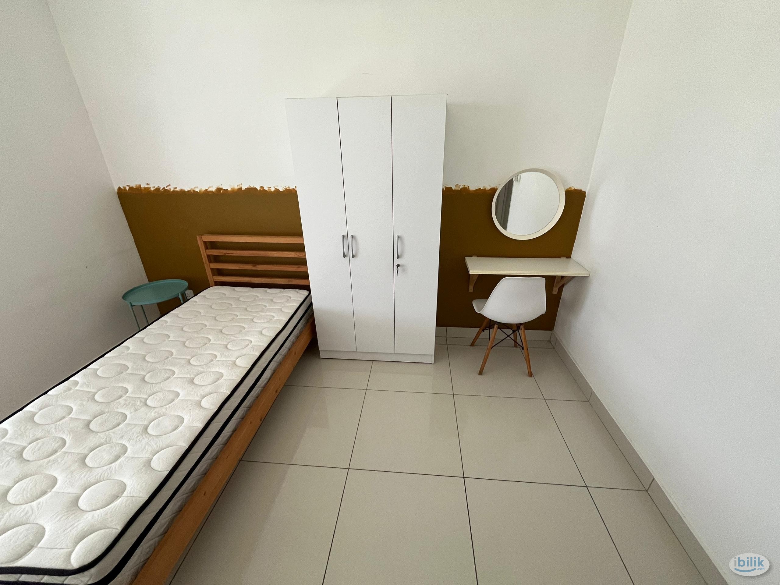 Walking to MRT! Easy access to Highway! with only 1 Month Deposit - Image 4