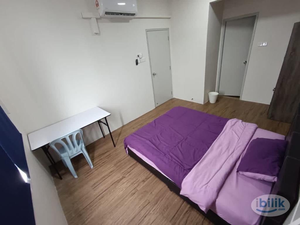 Ladies Unit Master room at 737 Gembira Residence. - Image 1