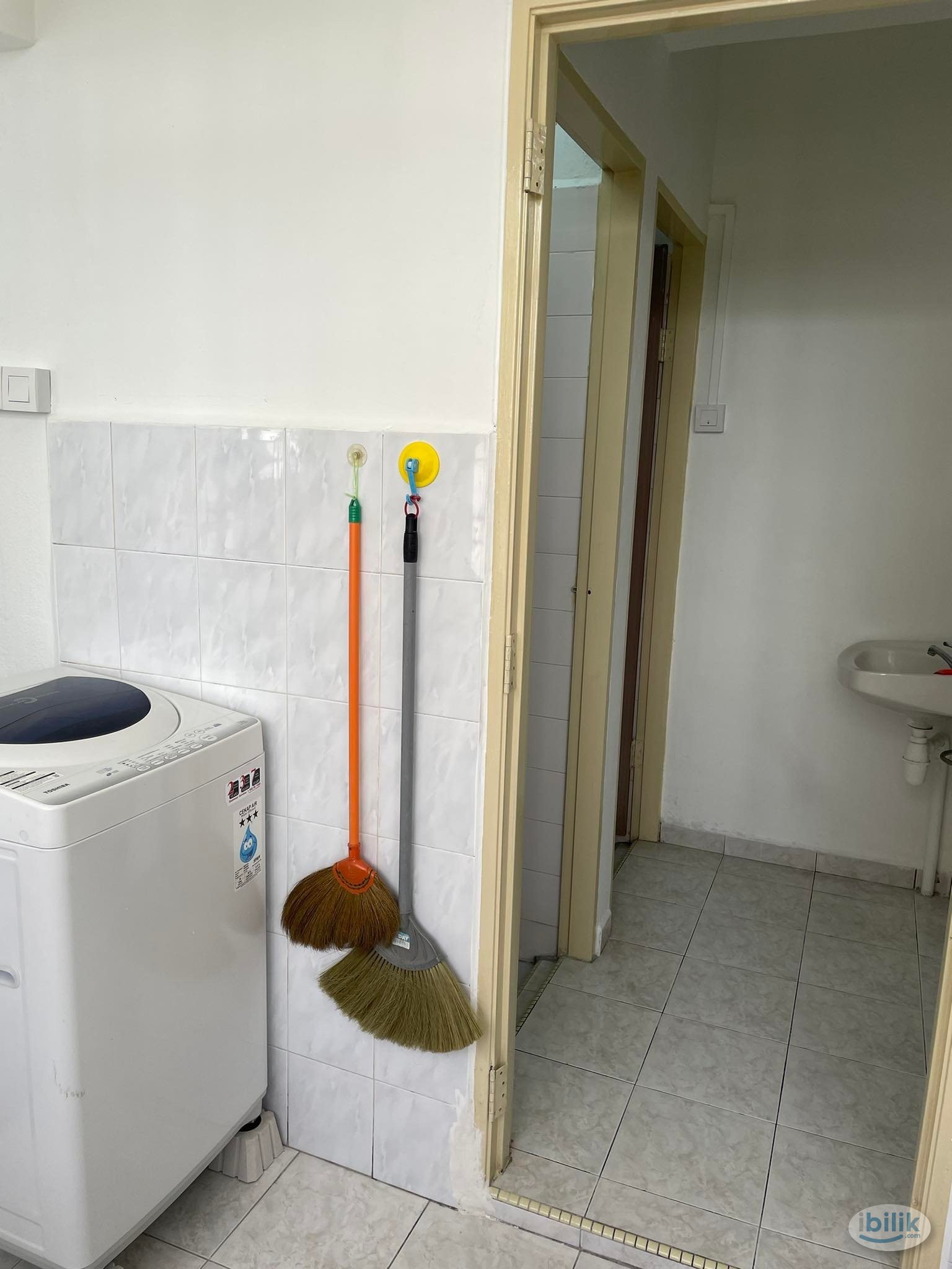 🏠 Modern & Spacious King Room @ Jelutong | RM600/month | 600Mbps WiFi | Chinese Male Only 🌟 - Image 3