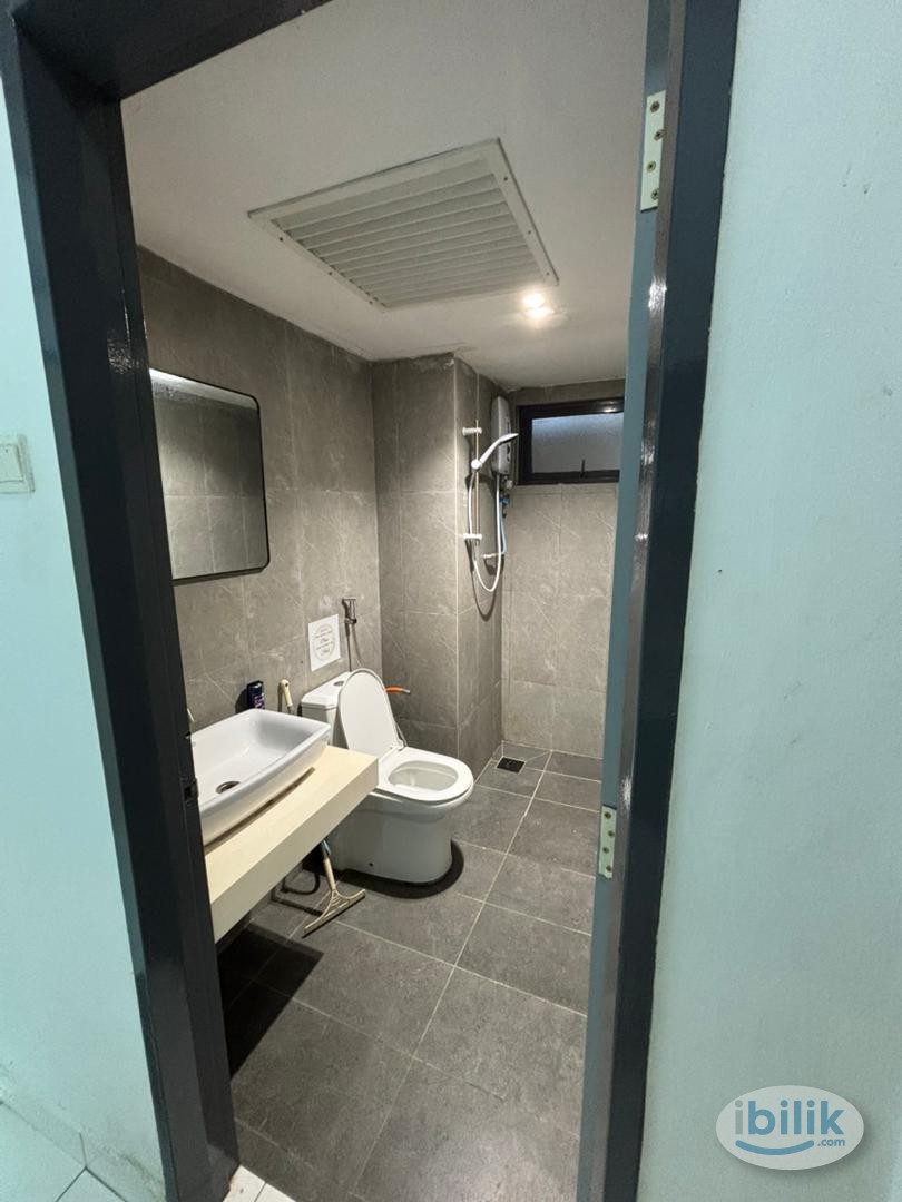 Middle Room at First Residence, Kepong - Image 3