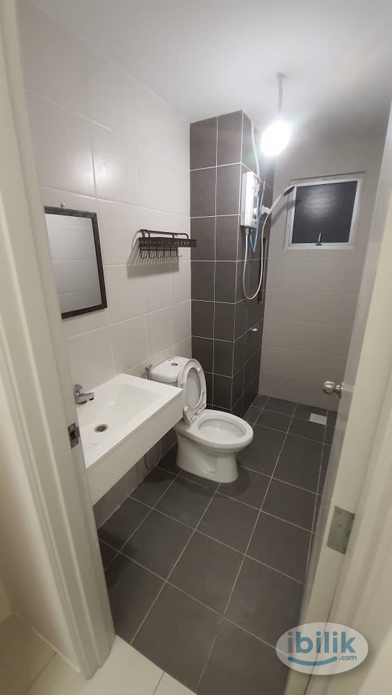 Female unit (Walk to LRT Station)  Move In ASAP available   - Image 1
