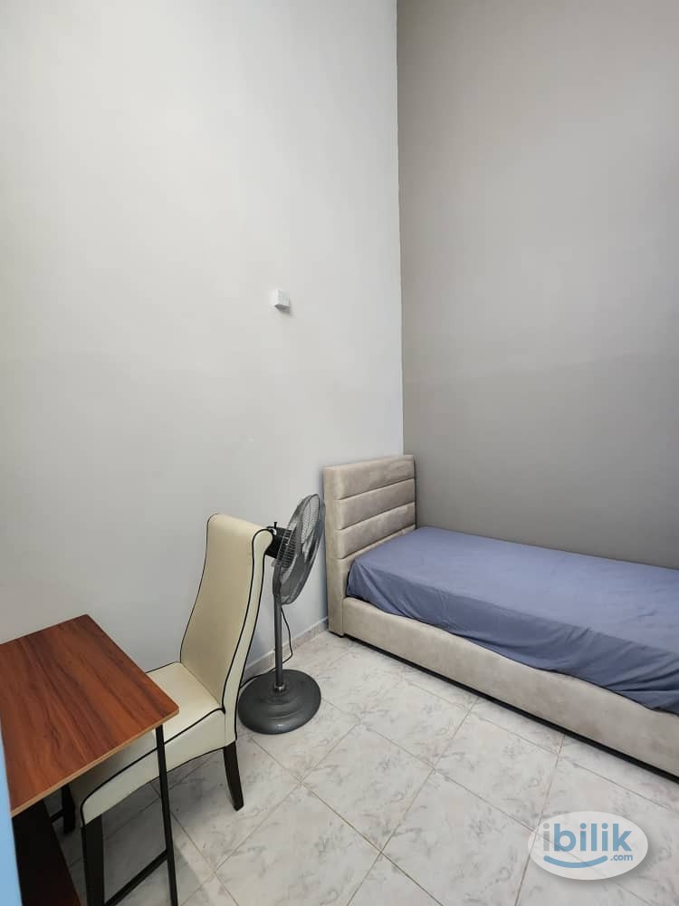 🏡 Affordable Room @ Puchong Taman Wawasan 🛏️ Landed House | 🚆 Near LRT | 💸 Budget Friendly ✨ Clean • Cozy • Convenient 📞 - Image 1