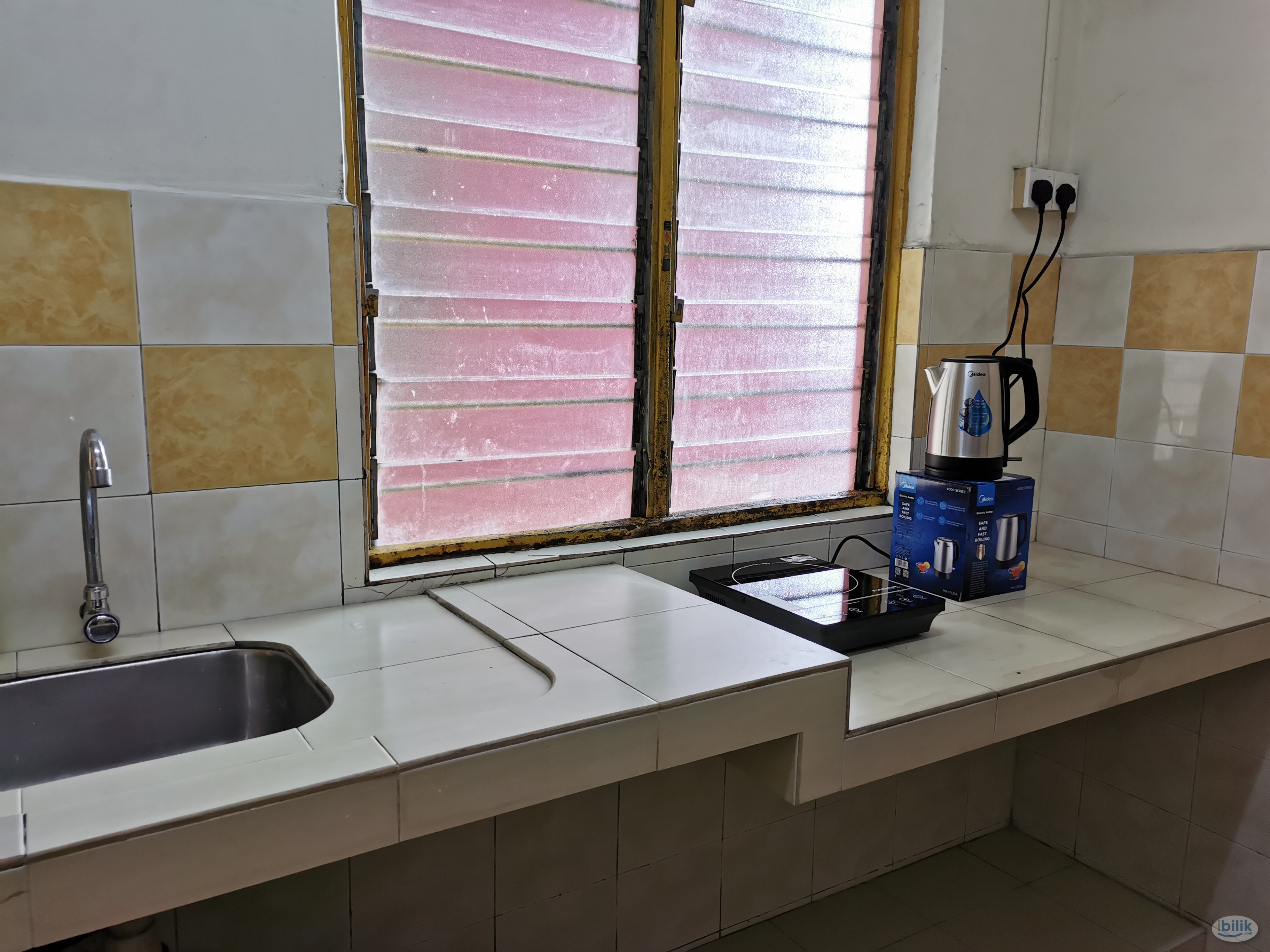 {FEMALE} SINGLE Room at MENTARI COURT non sharing FULLY FURNISHED - Image 5
